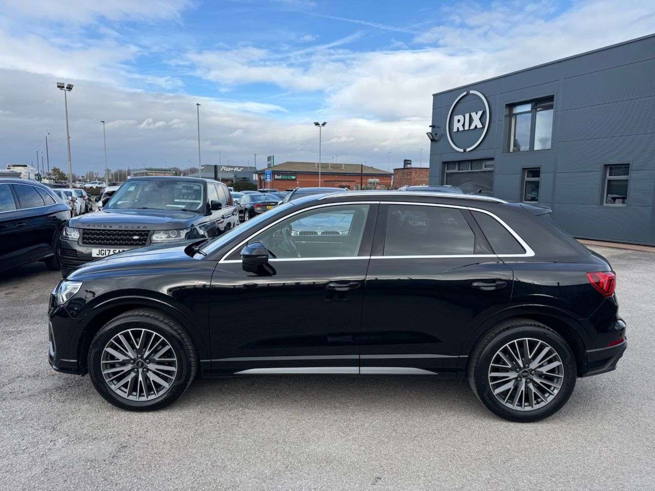 A 2023 AUDI Q3 2.0 TFSI 40 S line SUV 5dr Petrol S Tronic quattro Euro 6-1 OWNER FROM NEW A 2023 AUDI Q3 2.0 TFSI 40 S line SUV 5dr Petrol S Tronic quattro Euro 6-1 OWNER FROM NEW