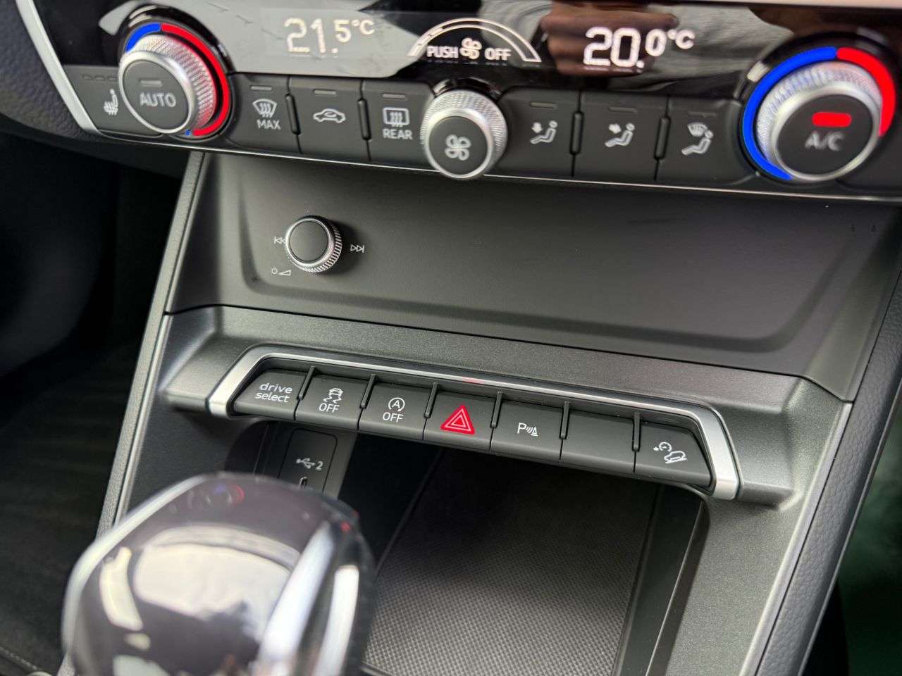 2023 AUDI Q3 2023 AUDI Q3