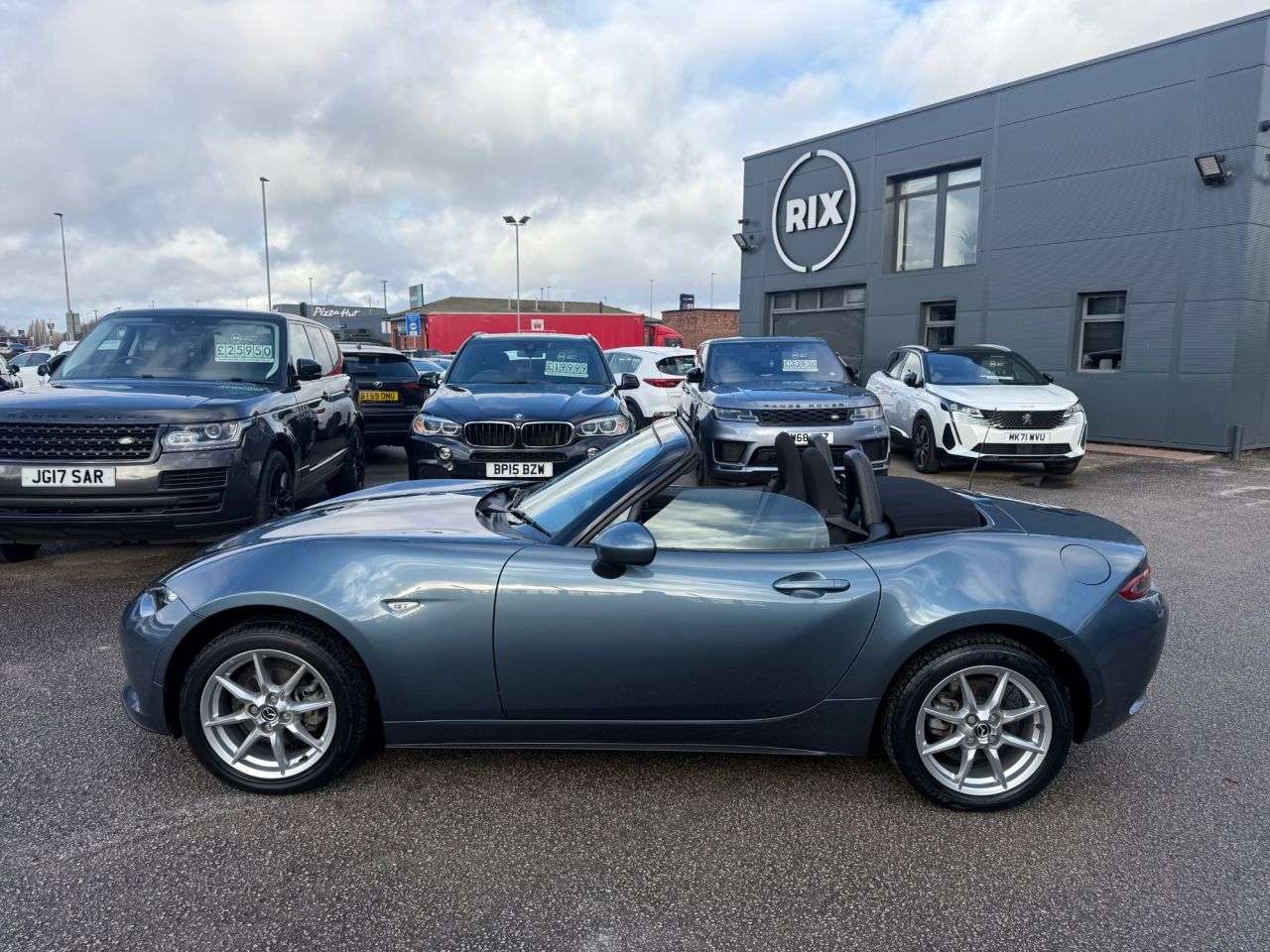 A 2017 MAZDA MX-5 1.5 SKYACTIV-G SE Convertible 2dr Petrol Manual Euro 6-2 FORMER KEEPERS FIN A 2017 MAZDA MX-5 1.5 SKYACTIV-G SE Convertible 2dr Petrol Manual Euro 6-2 FORMER KEEPERS FIN