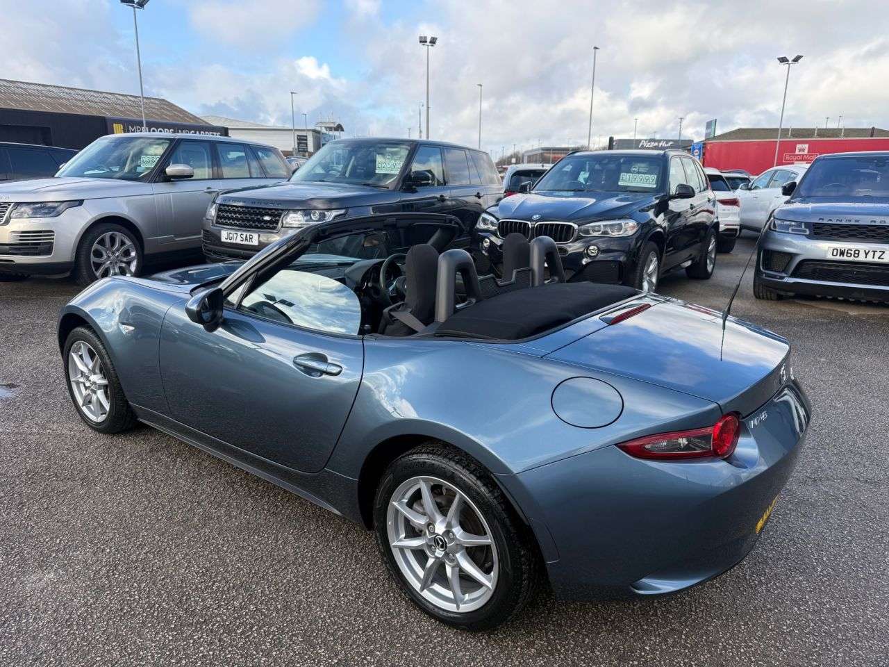 A 2017 MAZDA MX-5 1.5 SKYACTIV-G SE Convertible 2dr Petrol Manual Euro 6-2 FORMER KEEPERS FIN A 2017 MAZDA MX-5 1.5 SKYACTIV-G SE Convertible 2dr Petrol Manual Euro 6-2 FORMER KEEPERS FIN