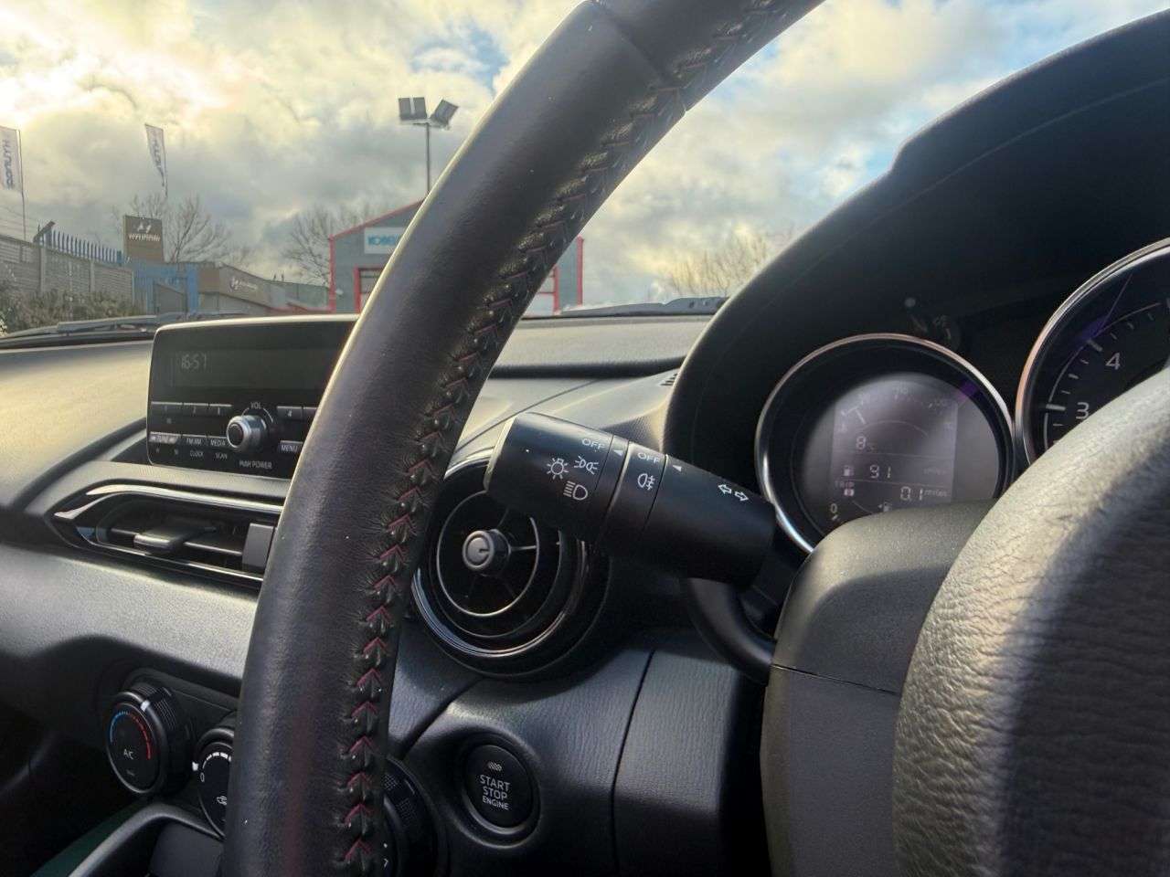 2017 MAZDA MX-5 2017 MAZDA MX-5