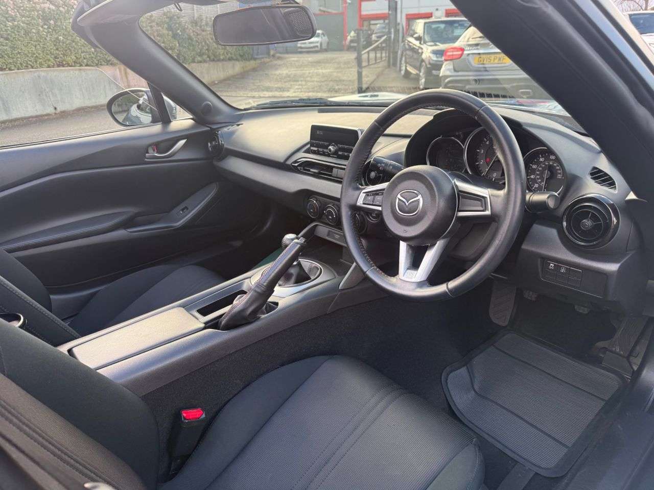2017 MAZDA MX-5 2017 MAZDA MX-5