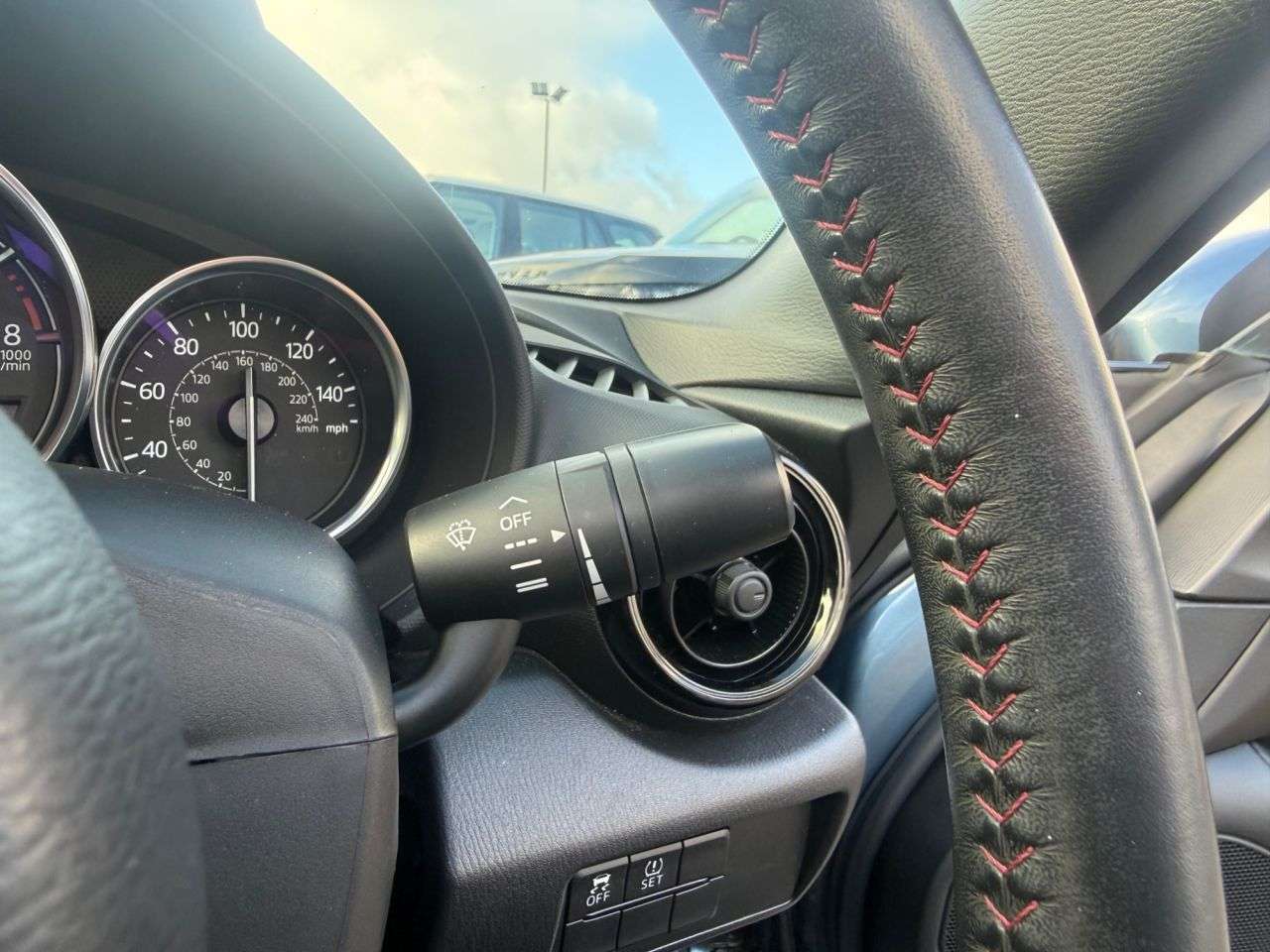 2017 MAZDA MX-5 2017 MAZDA MX-5