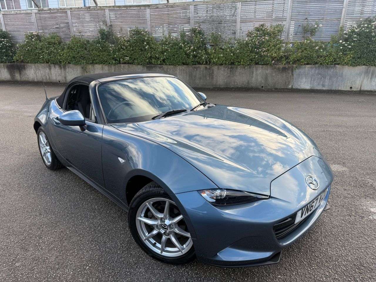 2017 MAZDA MX-5 2017 MAZDA MX-5