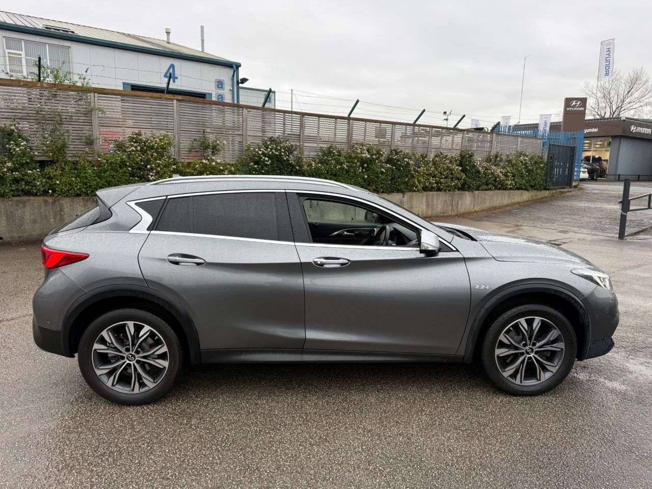 2016 INFINITI QX30 2016 INFINITI QX30