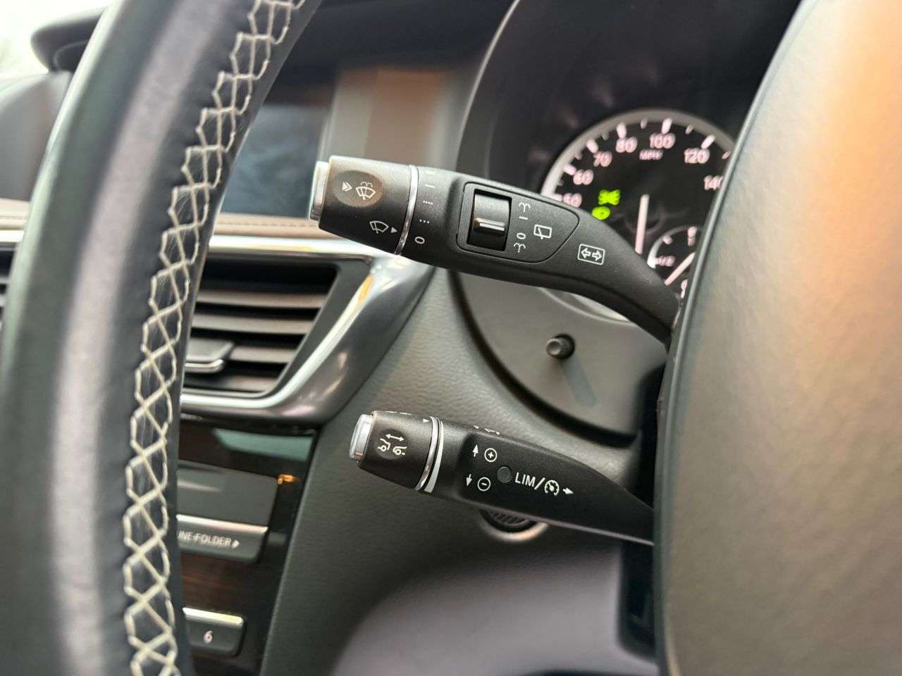 2016 INFINITI QX30 2016 INFINITI QX30