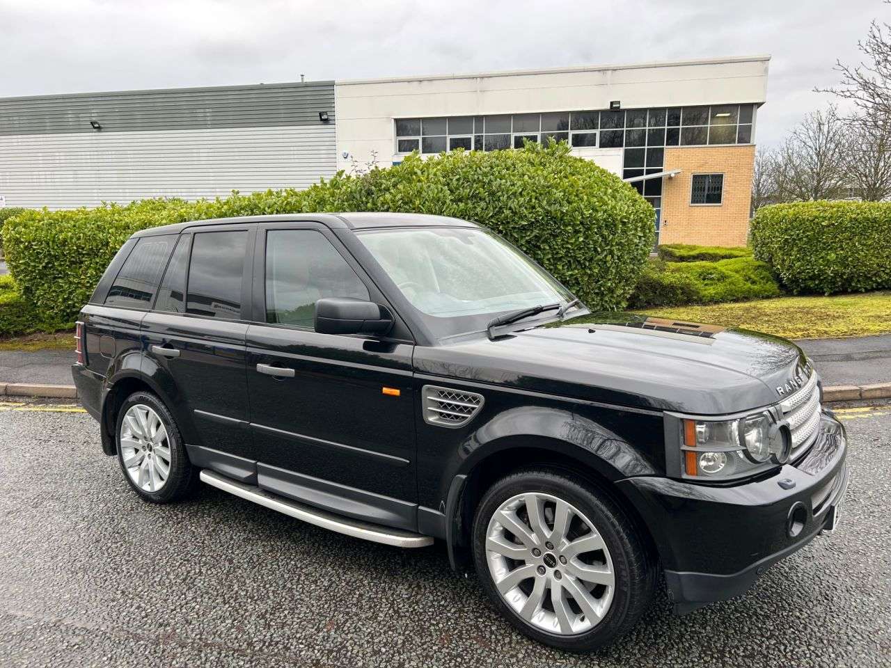 A 2006 LAND ROVER RANGE ROVER SPORT 4.2 V8 Supercharged Station Wagon 5dr Petrol Automatic (376 g/km, 385 bhp)- A 2006 LAND ROVER RANGE ROVER SPORT 4.2 V8 Supercharged Station Wagon 5dr Petrol Automatic (376 g/km, 385 bhp)-