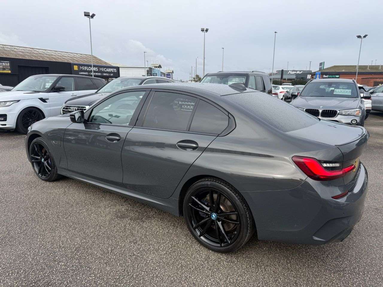 A 2022 BMW 3 SERIES 2.0 330e 12kWh M Sport Pro Edition Saloon 4dr Petrol Plug-in Hybrid Auto Eu A 2022 BMW 3 SERIES 2.0 330e 12kWh M Sport Pro Edition Saloon 4dr Petrol Plug-in Hybrid Auto Eu