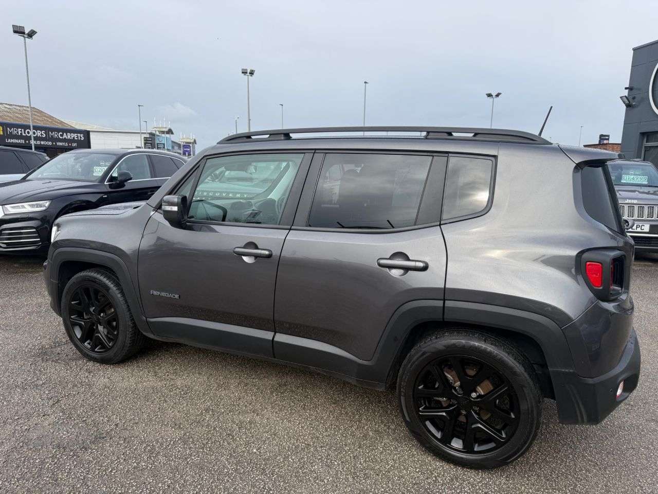 A 2020 JEEP RENEGADE 1.0 GSE T3 Night Eagle SUV 5dr Petrol Manual Euro 6-2 FORMER KEEPERS-BLUETO A 2020 JEEP RENEGADE 1.0 GSE T3 Night Eagle SUV 5dr Petrol Manual Euro 6-2 FORMER KEEPERS-BLUETO