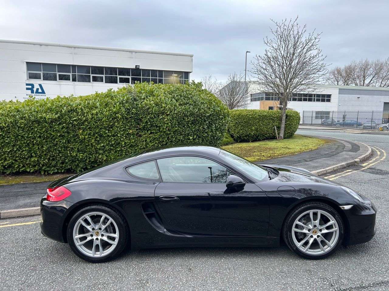 A 2015 PORSCHE CAYMAN 2.7 981 Coupe 2dr Petrol PDK Euro 6 (s/s) (275 ps)-Factory Extras Worth £3, A 2015 PORSCHE CAYMAN 2.7 981 Coupe 2dr Petrol PDK Euro 6 (s/s) (275 ps)-Factory Extras Worth £3,