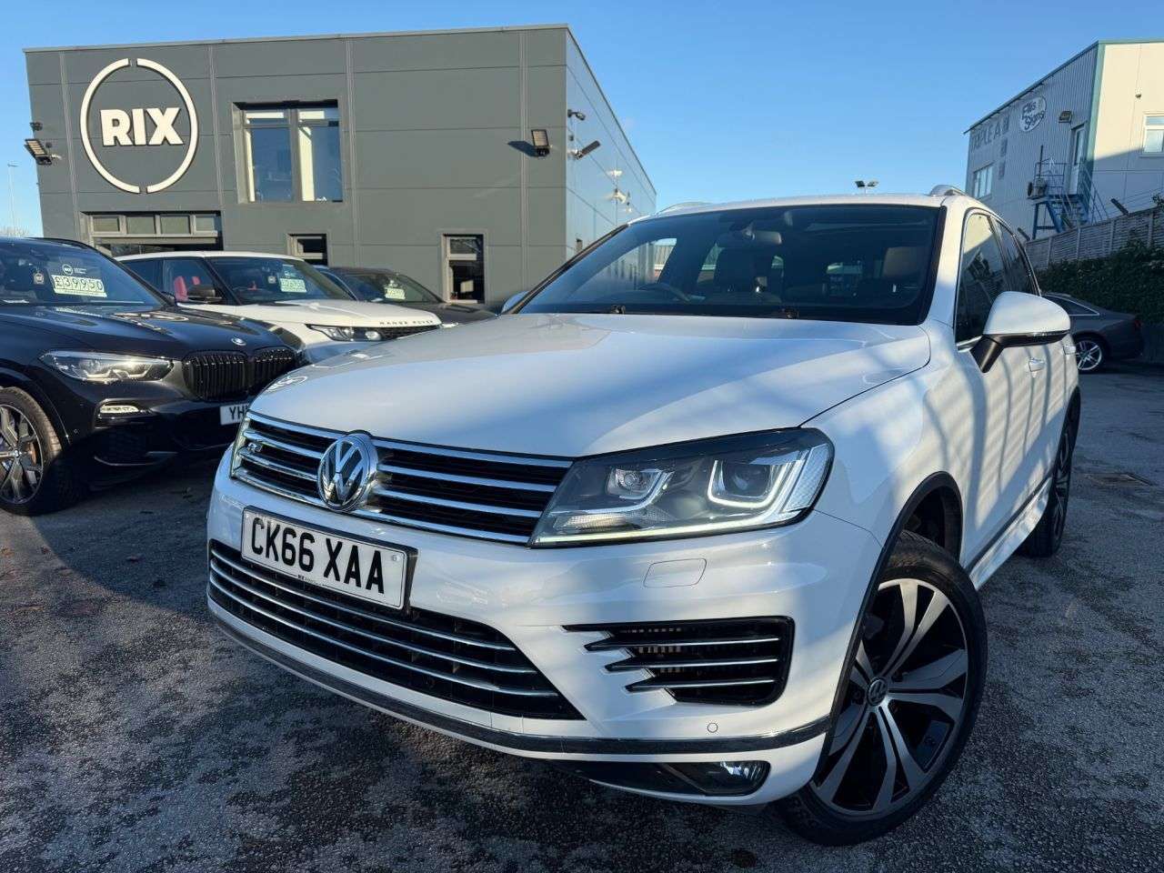 A 2016 VOLKSWAGEN TOUAREG 3.0 TDI V6 BlueMotion Tech R-Line SUV 5dr Diesel Tiptronic 4WD Euro 6 (s/s) A 2016 VOLKSWAGEN TOUAREG 3.0 TDI V6 BlueMotion Tech R-Line SUV 5dr Diesel Tiptronic 4WD Euro 6 (s/s)
