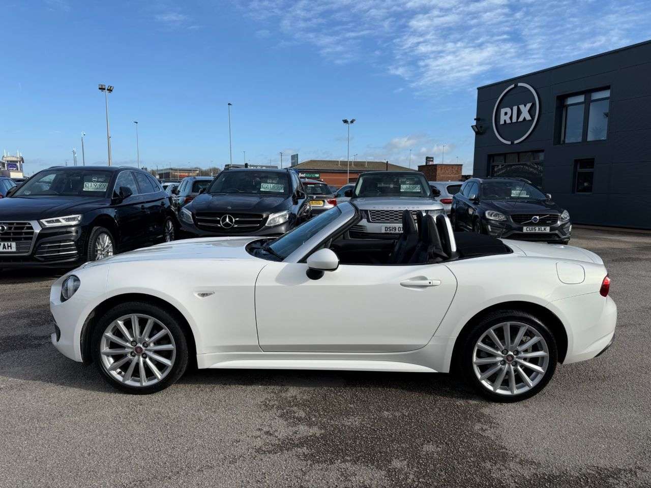 A 2018 FIAT 124 1.4 MultiAir Lusso Convertible 2dr Petrol Euro 6 (140 ps)-Nice Example Fini A 2018 FIAT 124 1.4 MultiAir Lusso Convertible 2dr Petrol Euro 6 (140 ps)-Nice Example Fini