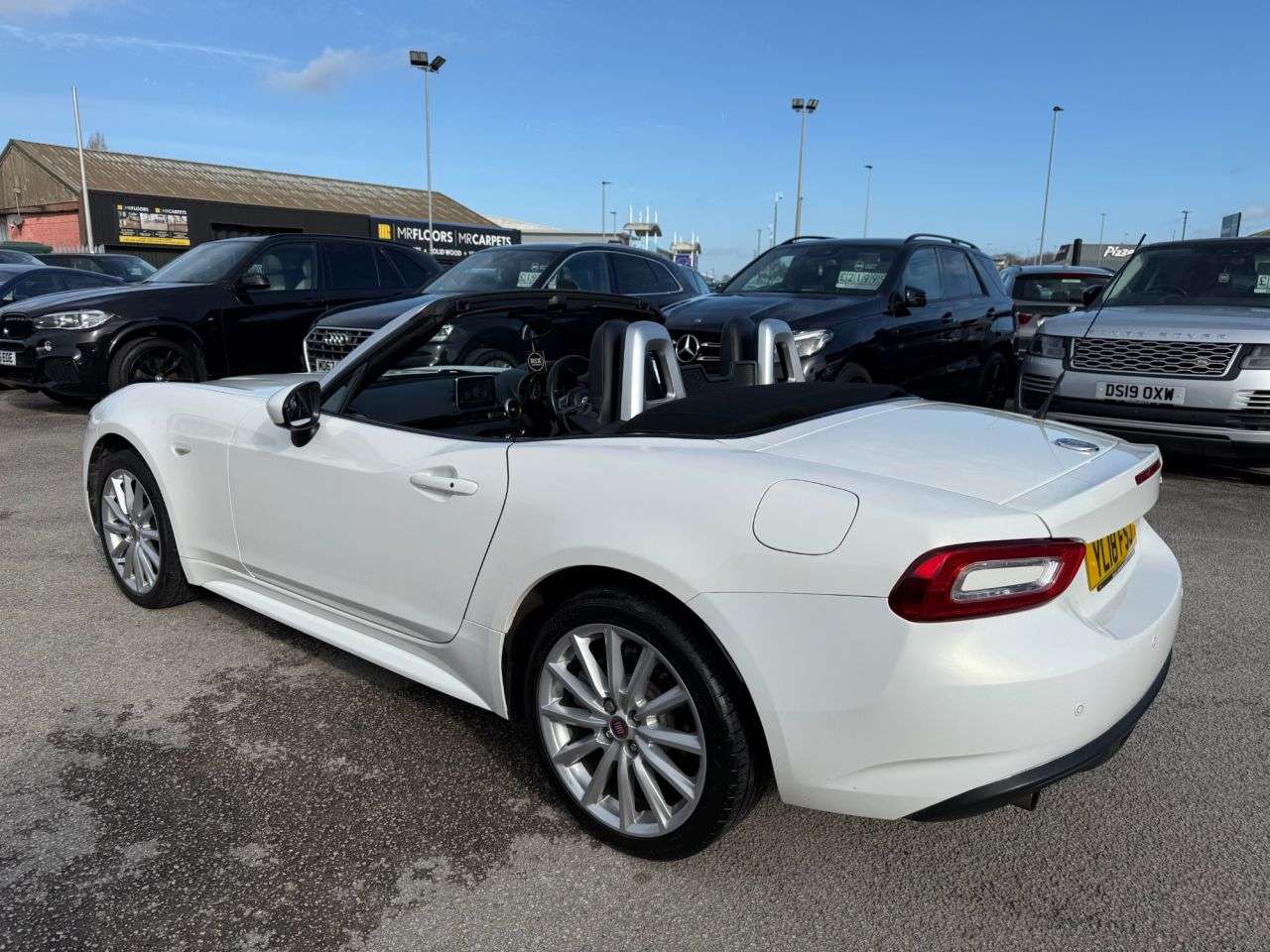 A 2018 FIAT 124 1.4 MultiAir Lusso Convertible 2dr Petrol Euro 6 (140 ps)-Nice Example Fini A 2018 FIAT 124 1.4 MultiAir Lusso Convertible 2dr Petrol Euro 6 (140 ps)-Nice Example Fini