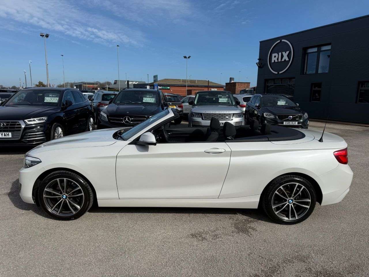A 2019 BMW 2 SERIES 2.0 220d Sport Convertible 2dr Diesel Manual Euro 6 (s/s) (190 ps)-2 OWNER A 2019 BMW 2 SERIES 2.0 220d Sport Convertible 2dr Diesel Manual Euro 6 (s/s) (190 ps)-2 OWNER