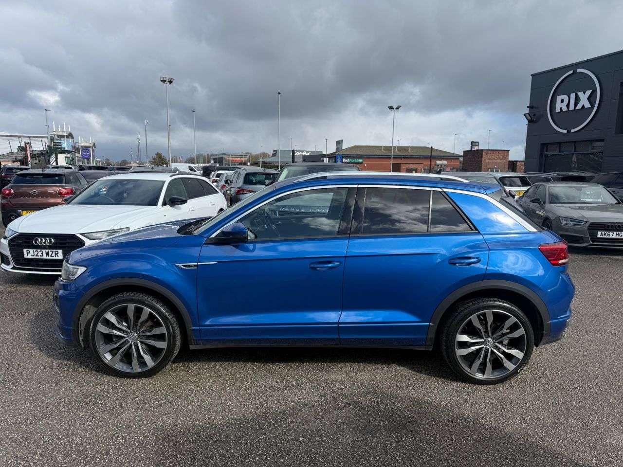 A 2019 VOLKSWAGEN T-ROC 1.5 TSI GPF EVO R-Line SUV 5dr Petrol DSG Euro 6-2 OWNER CAR FINISHED IN RA A 2019 VOLKSWAGEN T-ROC 1.5 TSI GPF EVO R-Line SUV 5dr Petrol DSG Euro 6-2 OWNER CAR FINISHED IN RA