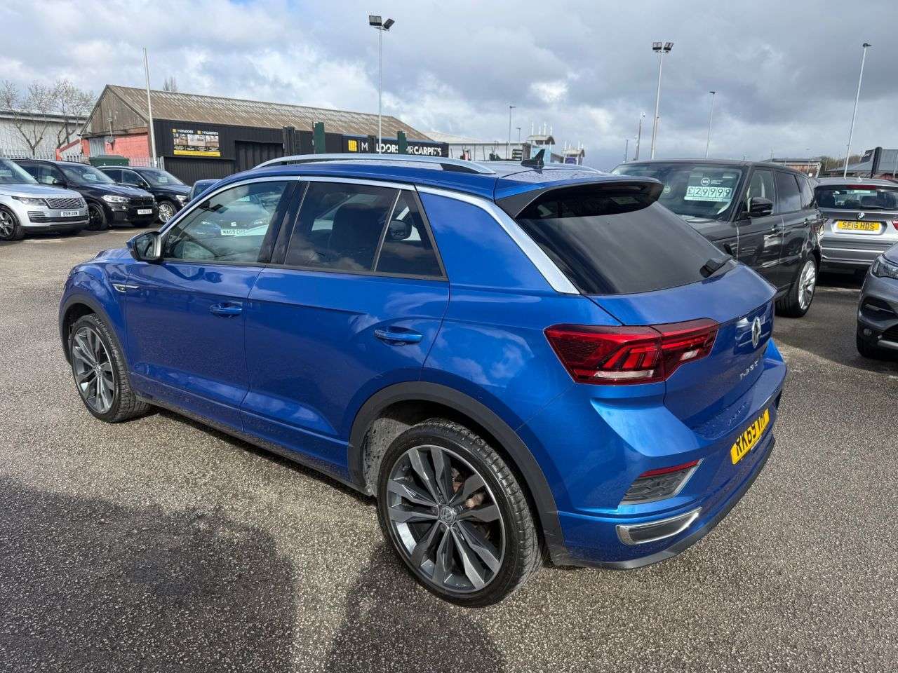 A 2019 VOLKSWAGEN T-ROC 1.5 TSI GPF EVO R-Line SUV 5dr Petrol DSG Euro 6-2 OWNER CAR FINISHED IN RA A 2019 VOLKSWAGEN T-ROC 1.5 TSI GPF EVO R-Line SUV 5dr Petrol DSG Euro 6-2 OWNER CAR FINISHED IN RA