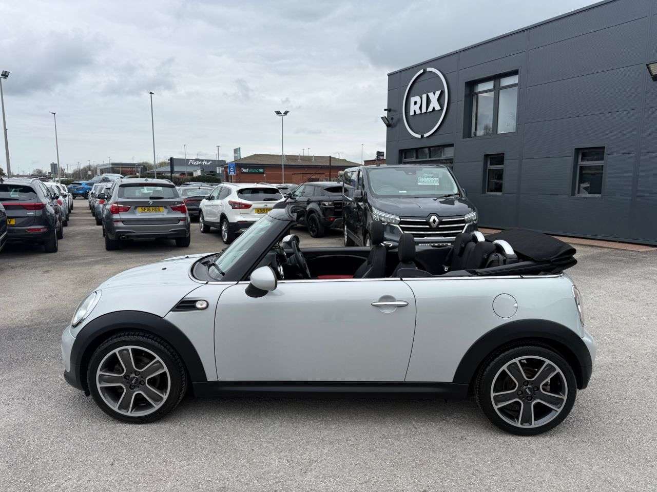 A 2013 MINI CONVERTIBLE 1.6 Cooper Convertible 2dr Petrol Manual Euro 6 (s/s) (122 ps)-Factory Extr A 2013 MINI CONVERTIBLE 1.6 Cooper Convertible 2dr Petrol Manual Euro 6 (s/s) (122 ps)-Factory Extr
