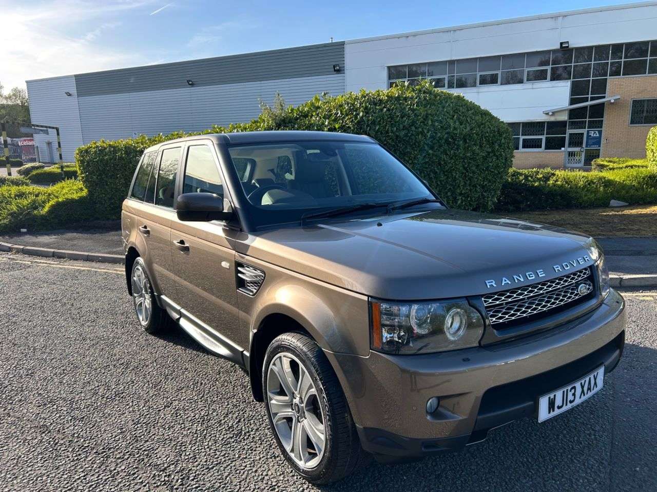 A 2013 LAND ROVER RANGE ROVER SPORT 3.0 SD V6 HSE Black SUV 5dr Diesel Auto 4WD Euro 5 (255 bhp)-1 Owner From N A 2013 LAND ROVER RANGE ROVER SPORT 3.0 SD V6 HSE Black SUV 5dr Diesel Auto 4WD Euro 5 (255 bhp)-1 Owner From N