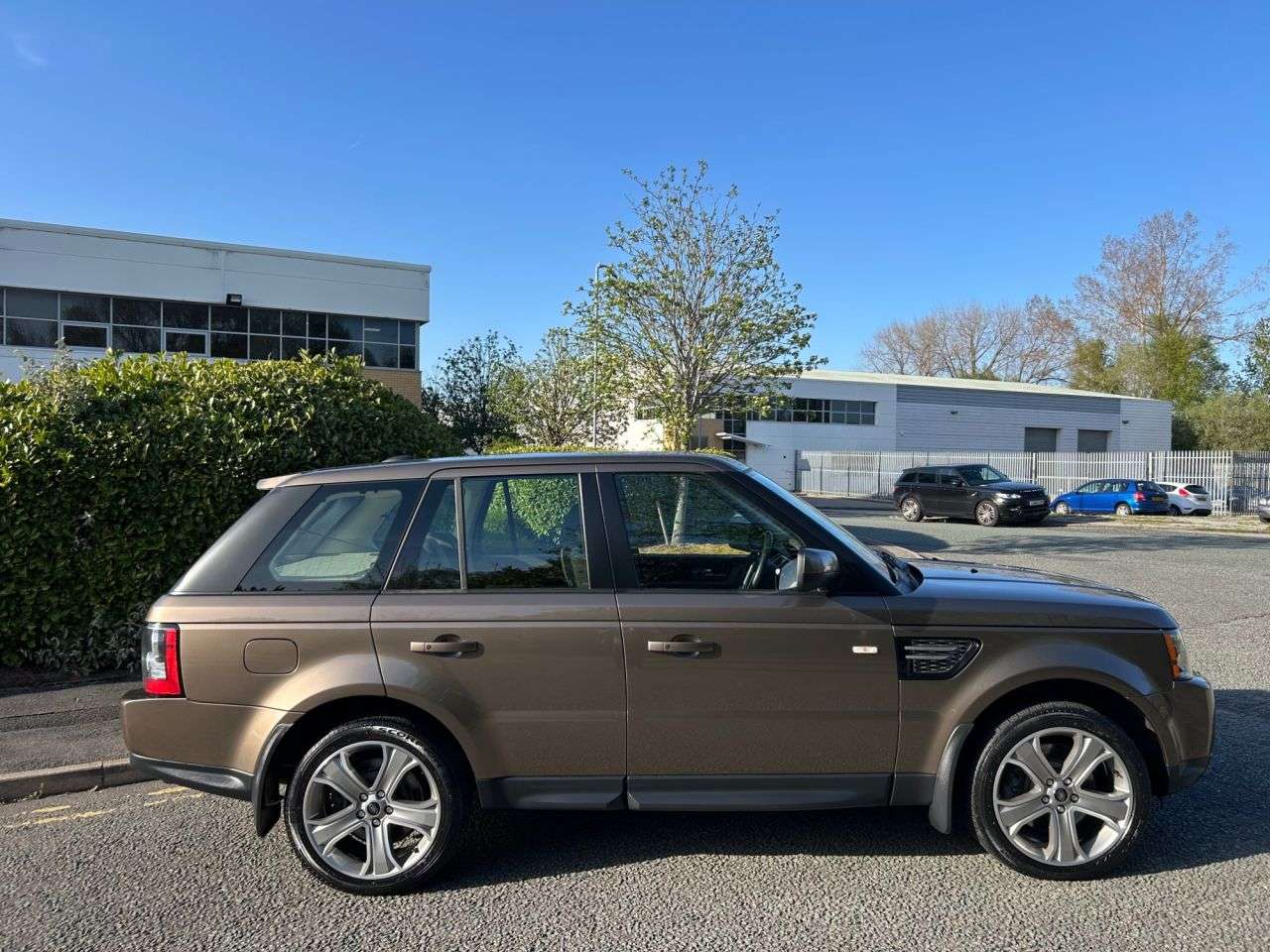 A 2013 LAND ROVER RANGE ROVER SPORT 3.0 SD V6 HSE Black SUV 5dr Diesel Auto 4WD Euro 5 (255 bhp)-1 Owner From N A 2013 LAND ROVER RANGE ROVER SPORT 3.0 SD V6 HSE Black SUV 5dr Diesel Auto 4WD Euro 5 (255 bhp)-1 Owner From N