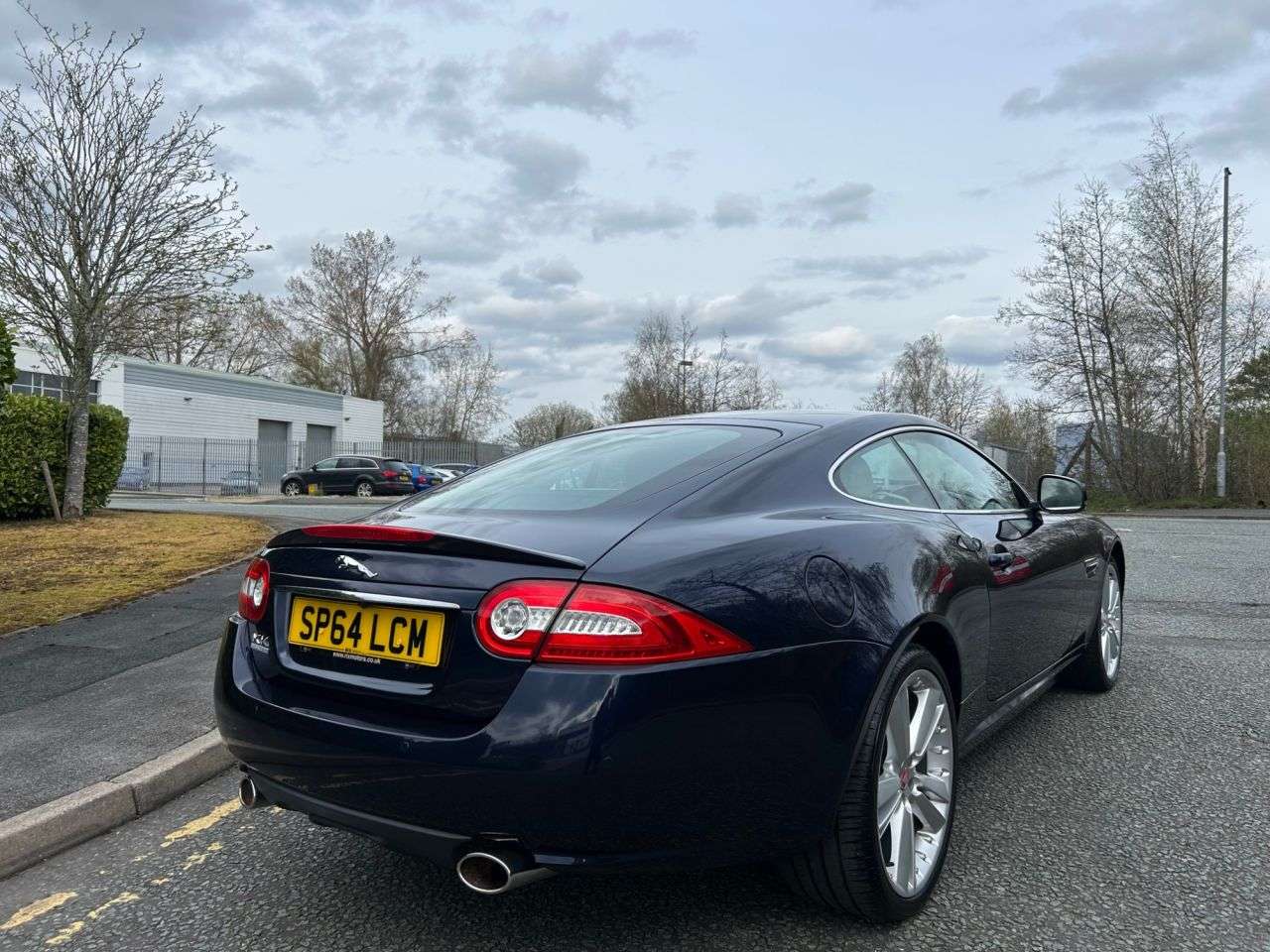 A 2014 JAGUAR XK 5.0 V8 Signature Coupe 2dr Petrol Auto Euro 5 (385 ps)-Fantastic Low Mileag A 2014 JAGUAR XK 5.0 V8 Signature Coupe 2dr Petrol Auto Euro 5 (385 ps)-Fantastic Low Mileag