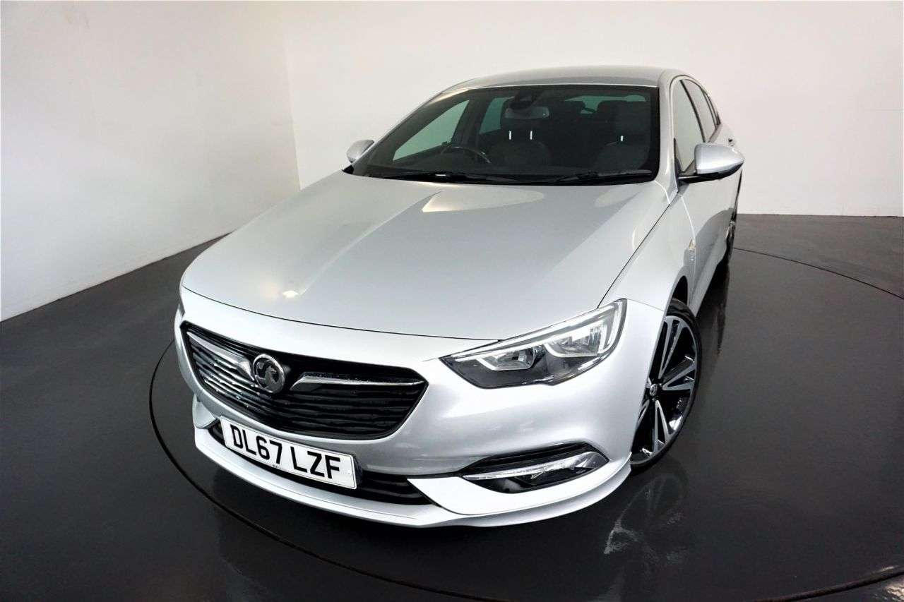 A 2017 VAUXHALL INSIGNIA GRAND SPORT SRI VX-LINE NAV A 2017 VAUXHALL INSIGNIA GRAND SPORT SRI VX-LINE NAV