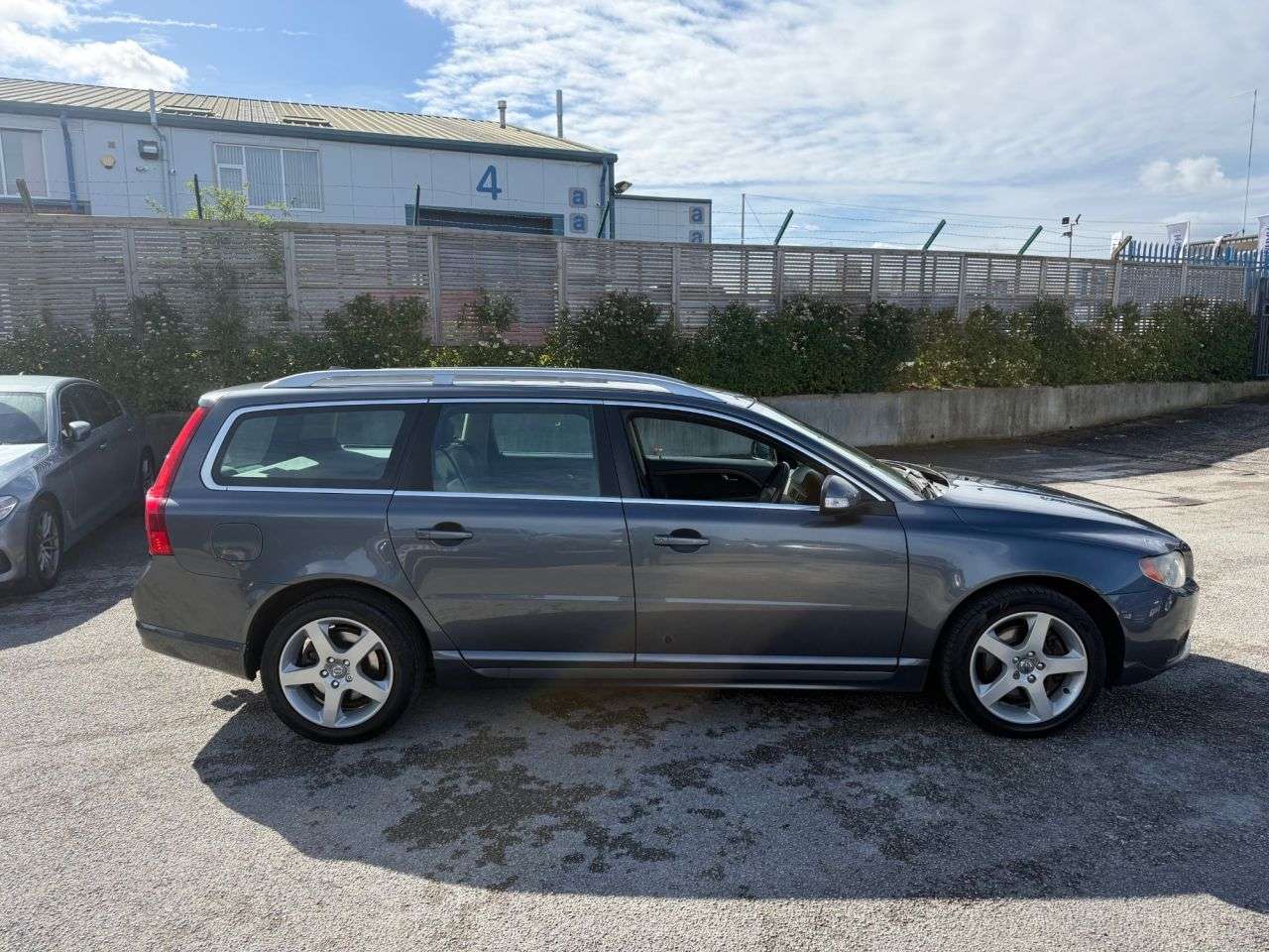 2009 VOLVO V70 2009 VOLVO V70