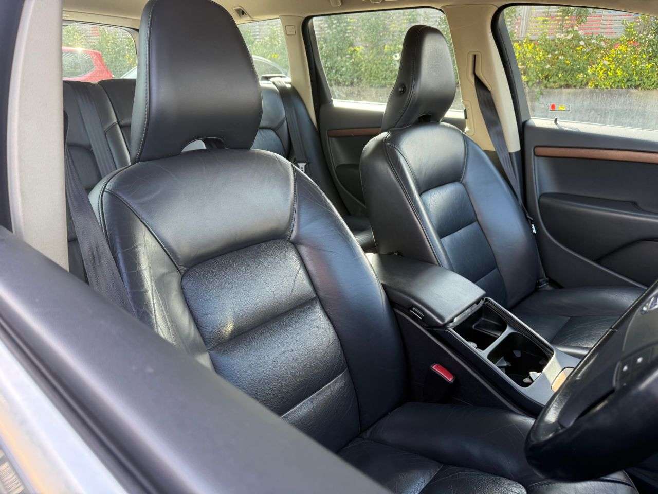2009 VOLVO V70 2009 VOLVO V70