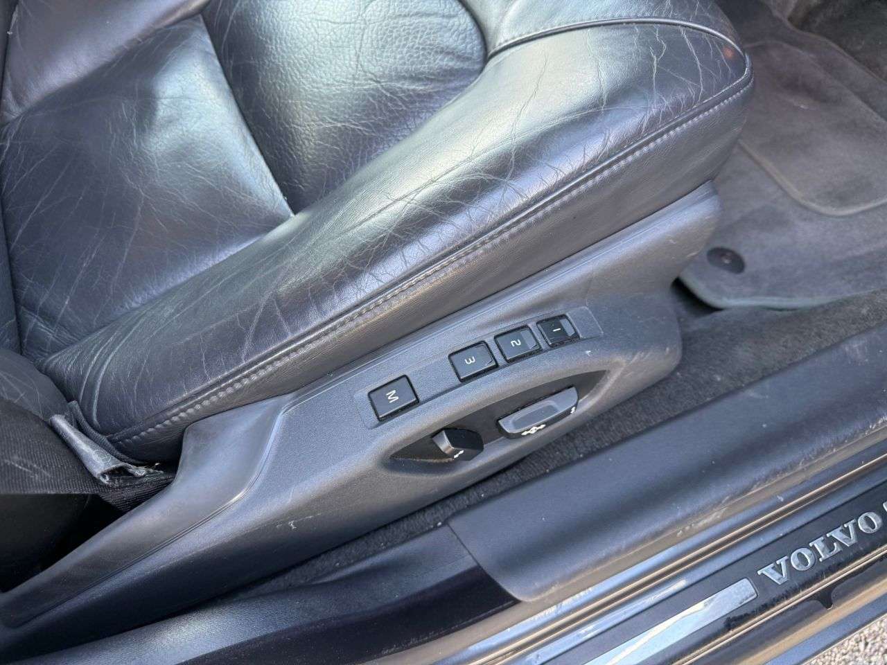 2009 VOLVO V70 2009 VOLVO V70