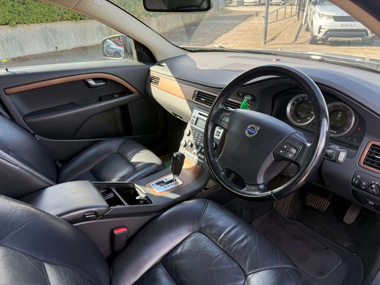 2009 VOLVO V70 2009 VOLVO V70