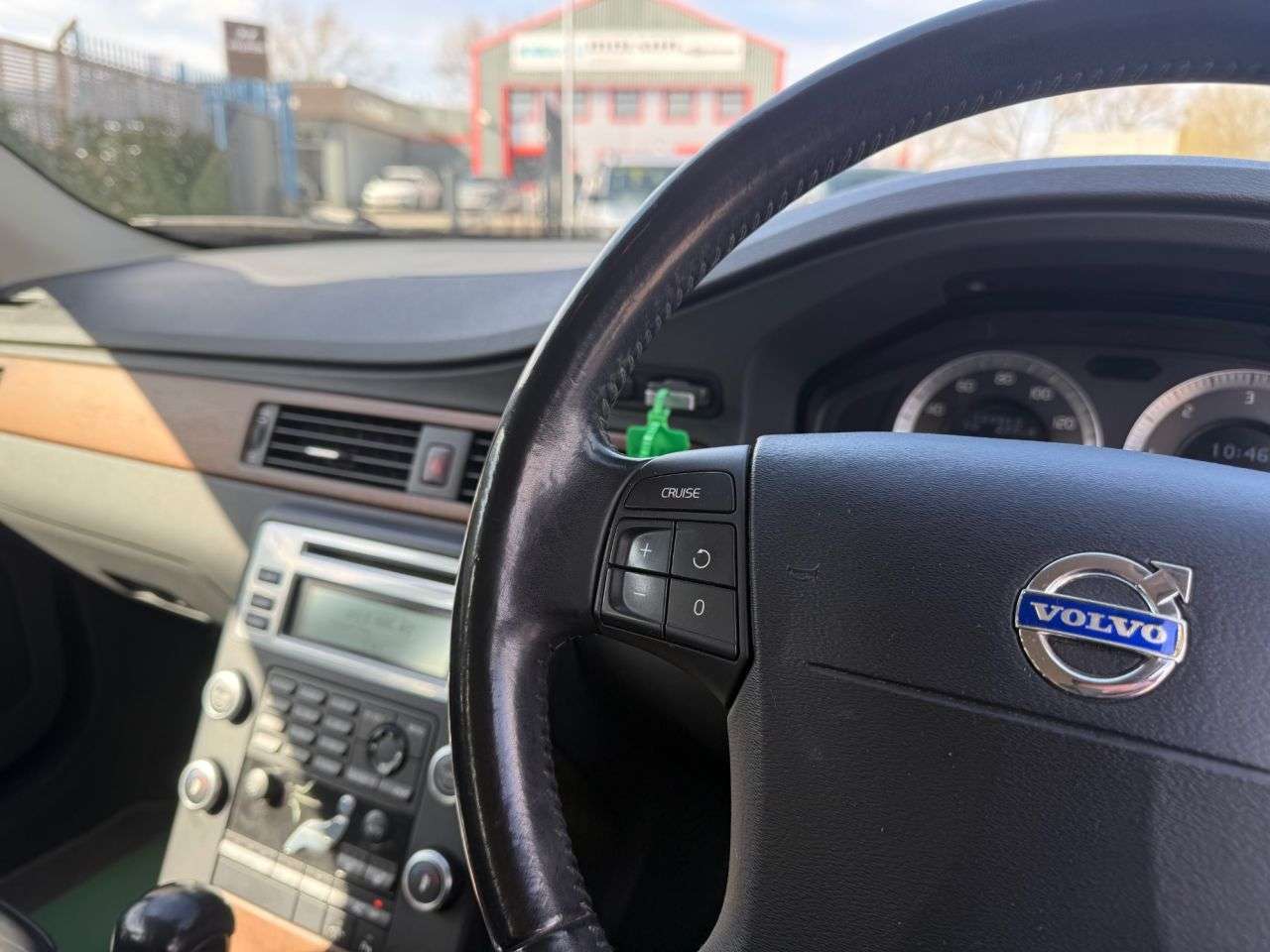 2009 VOLVO V70 2009 VOLVO V70