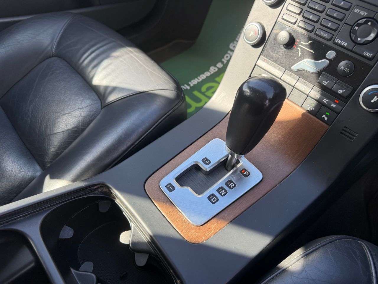 2009 VOLVO V70 2009 VOLVO V70