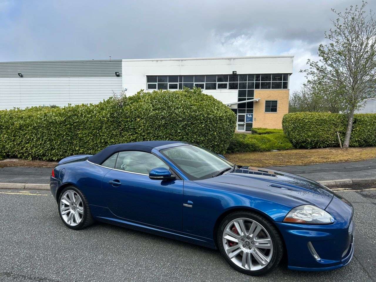 A 2010 JAGUAR XKR 5.0 V8 Convertible 2dr Petrol Auto Euro 5 (510 ps)-1 Owner Car From New-Fin A 2010 JAGUAR XKR 5.0 V8 Convertible 2dr Petrol Auto Euro 5 (510 ps)-1 Owner Car From New-Fin