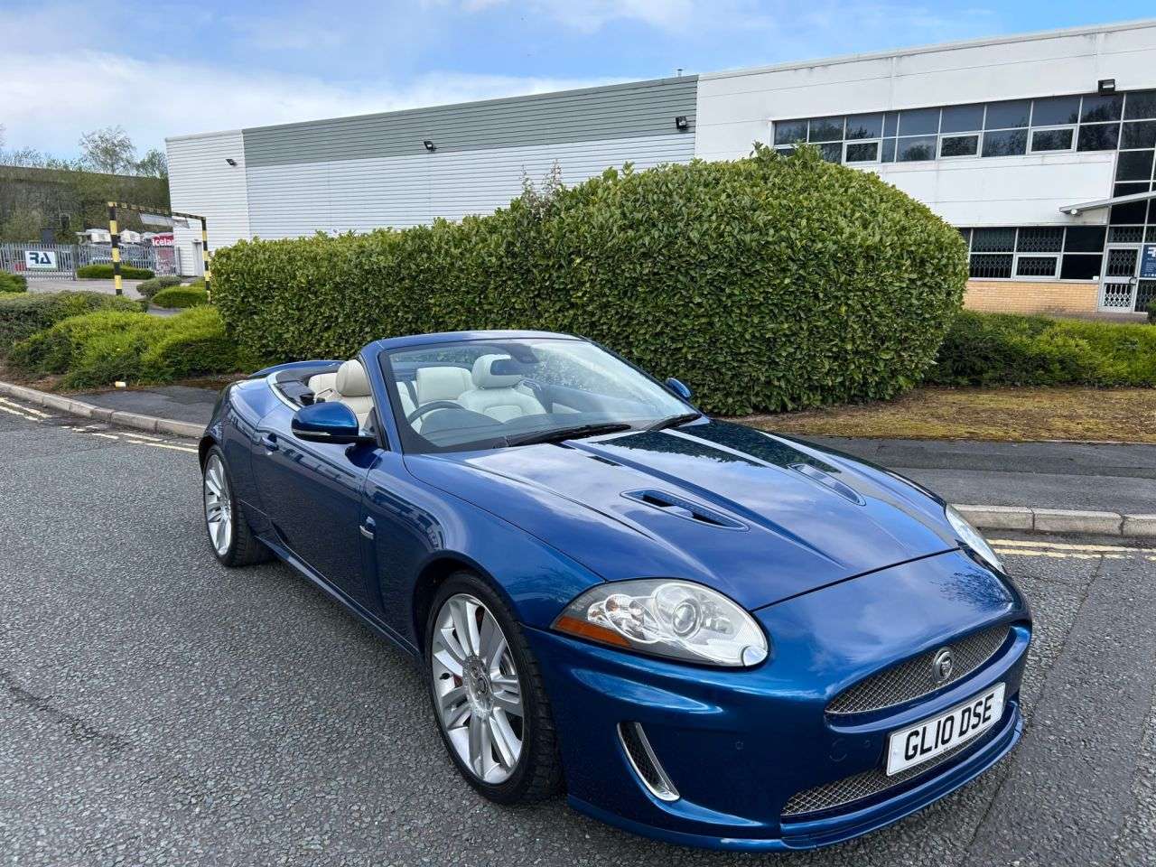 A 2010 JAGUAR XKR 5.0 V8 Convertible 2dr Petrol Auto Euro 5 (510 ps)-1 Owner Car From New-Fin A 2010 JAGUAR XKR 5.0 V8 Convertible 2dr Petrol Auto Euro 5 (510 ps)-1 Owner Car From New-Fin