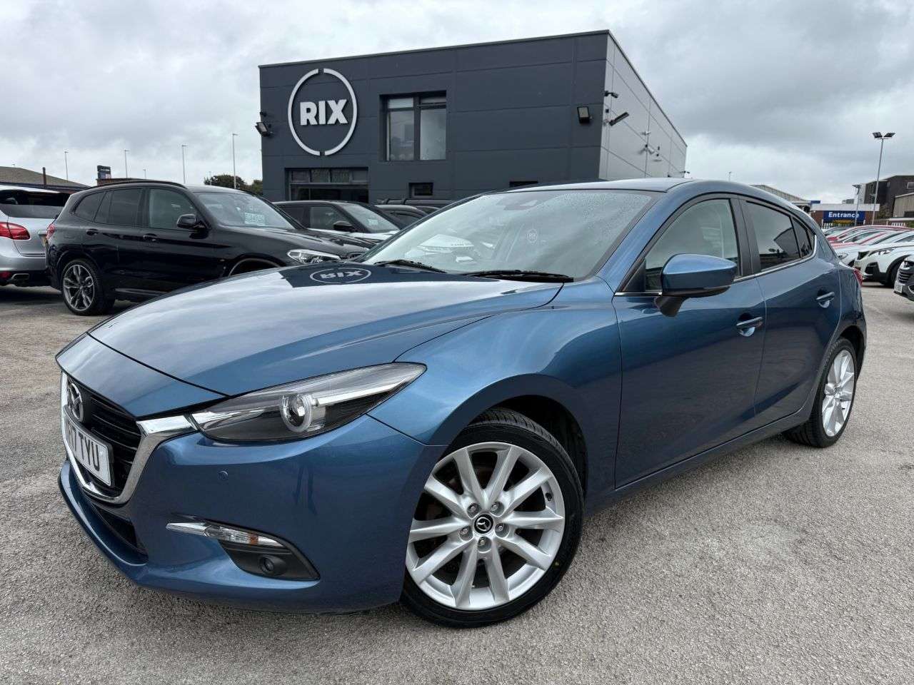 A 2017 MAZDA MAZDA3 2.0 SKYACTIV-G Sport Nav Hatchback 5dr Petrol Manual Euro 6 (s/s) (121 ps) A 2017 MAZDA MAZDA3 2.0 SKYACTIV-G Sport Nav Hatchback 5dr Petrol Manual Euro 6 (s/s) (121 ps)