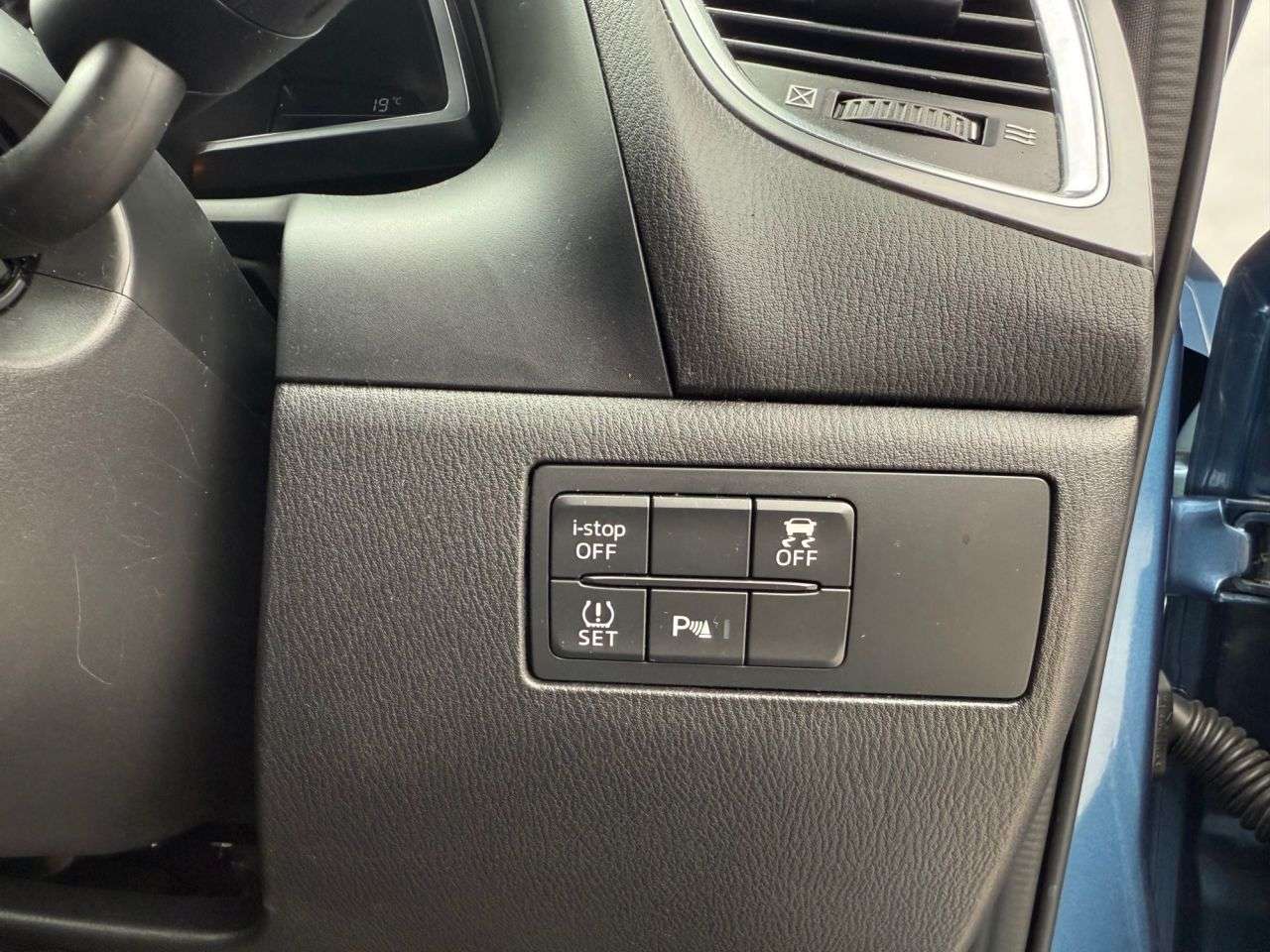 2017 MAZDA MAZDA3 2017 MAZDA MAZDA3