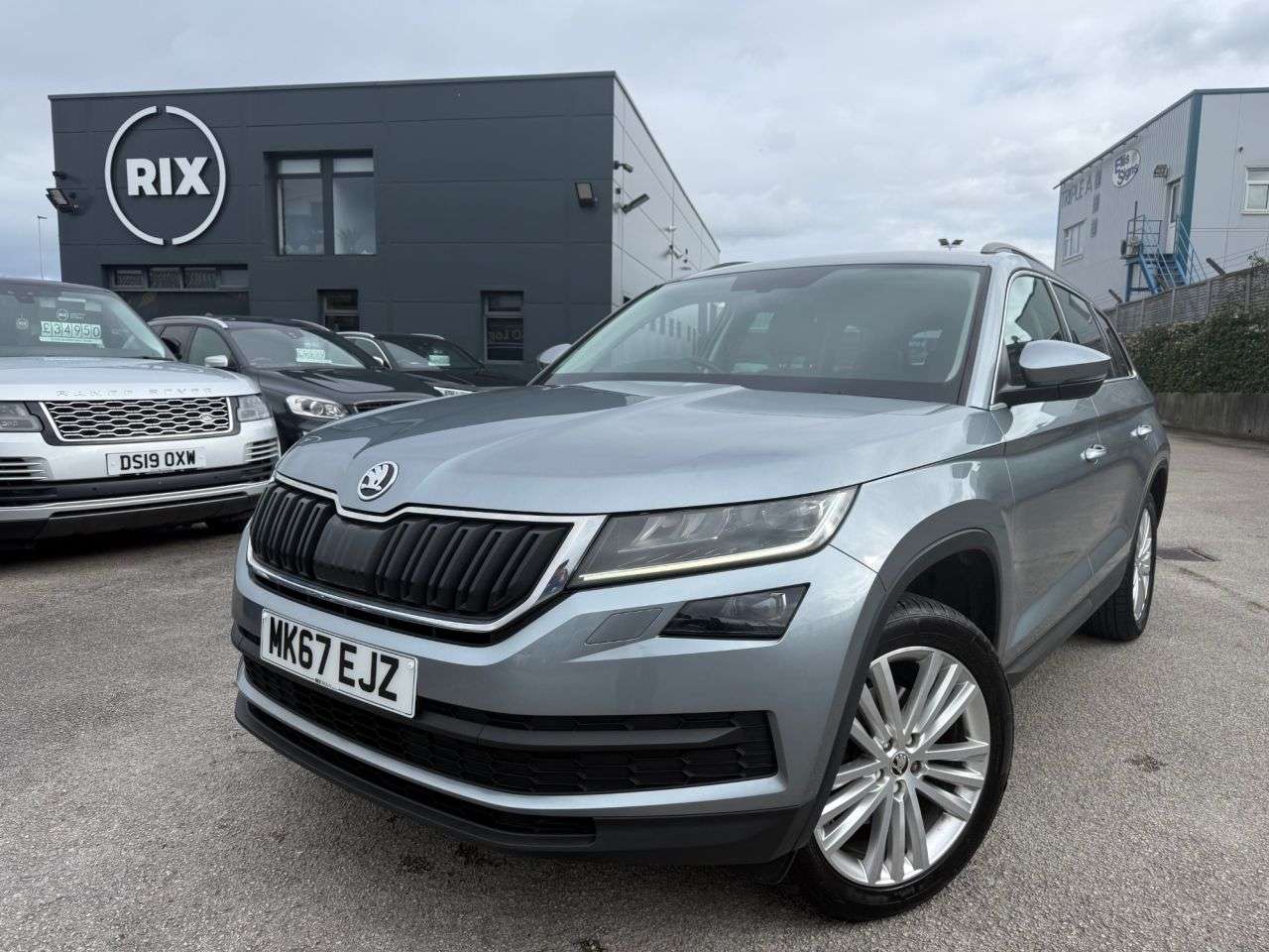A 2017 SKODA KODIAQ 2.0 TDI SE L SUV 5dr Diesel DSG Euro 6-2 OWNER CAR-HALF LEATHER-HEATED SEAT A 2017 SKODA KODIAQ 2.0 TDI SE L SUV 5dr Diesel DSG Euro 6-2 OWNER CAR-HALF LEATHER-HEATED SEAT