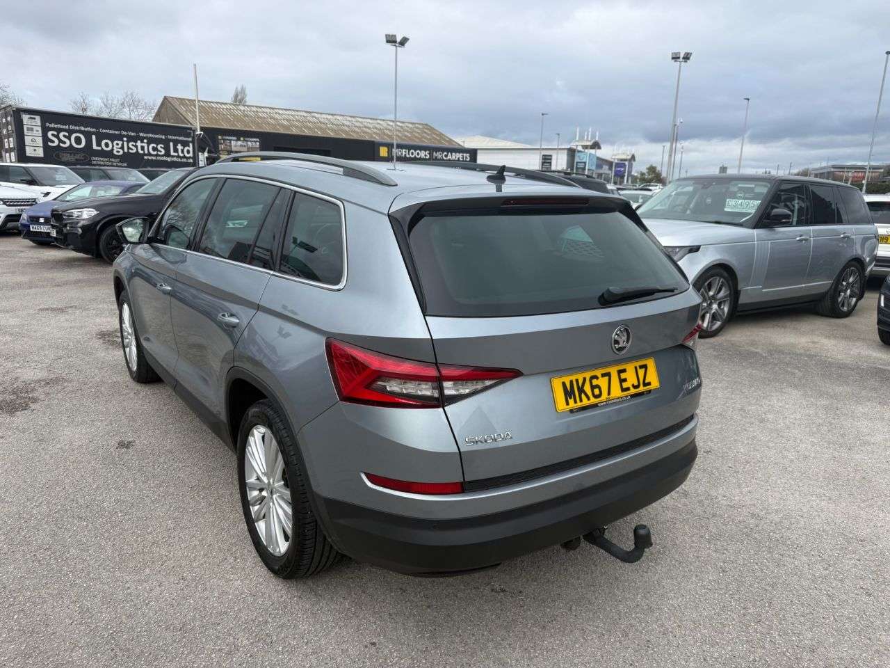 A 2017 SKODA KODIAQ 2.0 TDI SE L SUV 5dr Diesel DSG Euro 6-2 OWNER CAR-HALF LEATHER-HEATED SEAT A 2017 SKODA KODIAQ 2.0 TDI SE L SUV 5dr Diesel DSG Euro 6-2 OWNER CAR-HALF LEATHER-HEATED SEAT