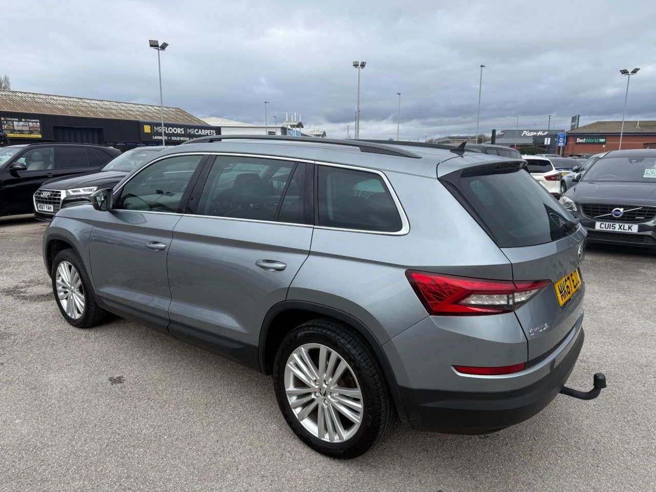 A 2017 SKODA KODIAQ 2.0 TDI SE L SUV 5dr Diesel DSG Euro 6-2 OWNER CAR-HALF LEATHER-HEATED SEAT A 2017 SKODA KODIAQ 2.0 TDI SE L SUV 5dr Diesel DSG Euro 6-2 OWNER CAR-HALF LEATHER-HEATED SEAT