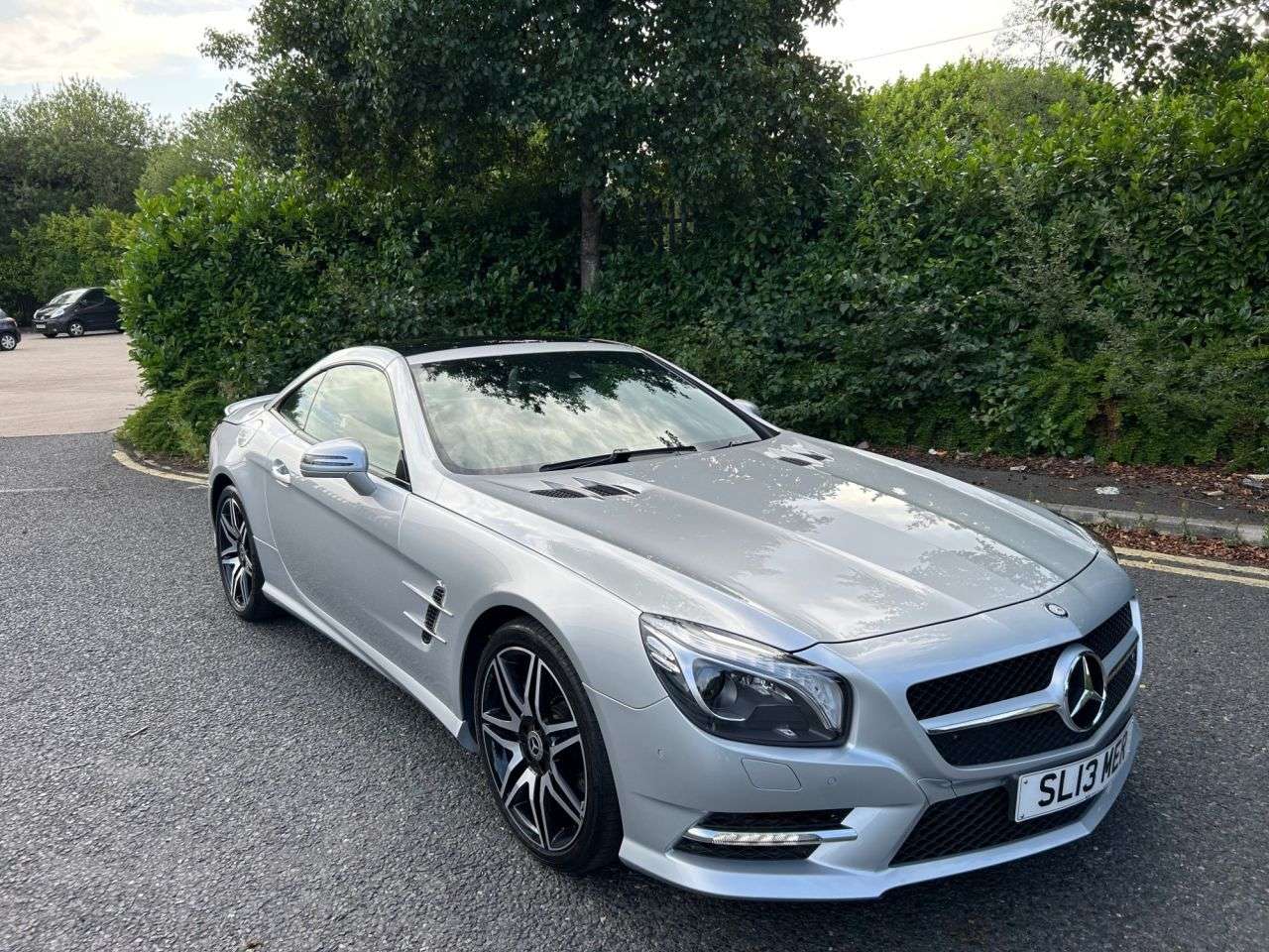 A 2013 MERCEDES-BENZ SL 4.7 SL500 V8 BlueEfficiency Convertible 2dr Petrol G-Tronic Euro 5 (s/s) (4 A 2013 MERCEDES-BENZ SL 4.7 SL500 V8 BlueEfficiency Convertible 2dr Petrol G-Tronic Euro 5 (s/s) (4