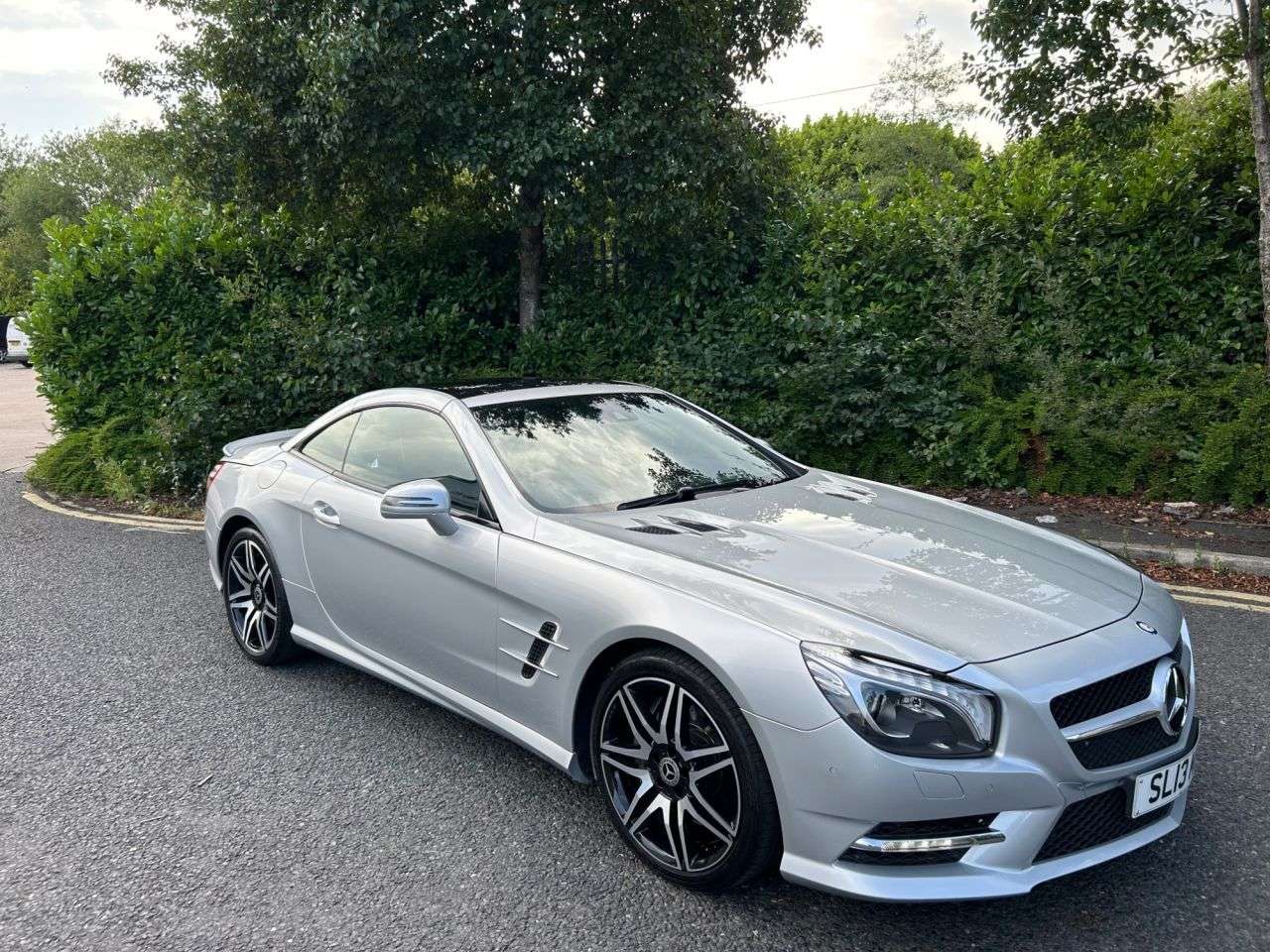 A 2013 MERCEDES-BENZ SL 4.7 SL500 V8 BlueEfficiency Convertible 2dr Petrol G-Tronic Euro 5 (s/s) (4 A 2013 MERCEDES-BENZ SL 4.7 SL500 V8 BlueEfficiency Convertible 2dr Petrol G-Tronic Euro 5 (s/s) (4