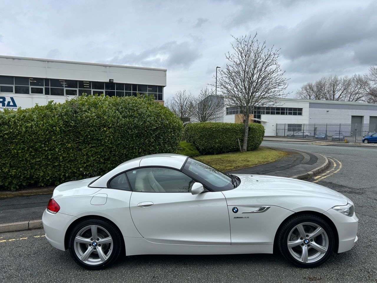 A 2014 BMW Z4 2.0 20i Convertible 2dr Petrol Manual sDrive Euro 6 (s/s) (184 ps)-2 Owner A 2014 BMW Z4 2.0 20i Convertible 2dr Petrol Manual sDrive Euro 6 (s/s) (184 ps)-2 Owner