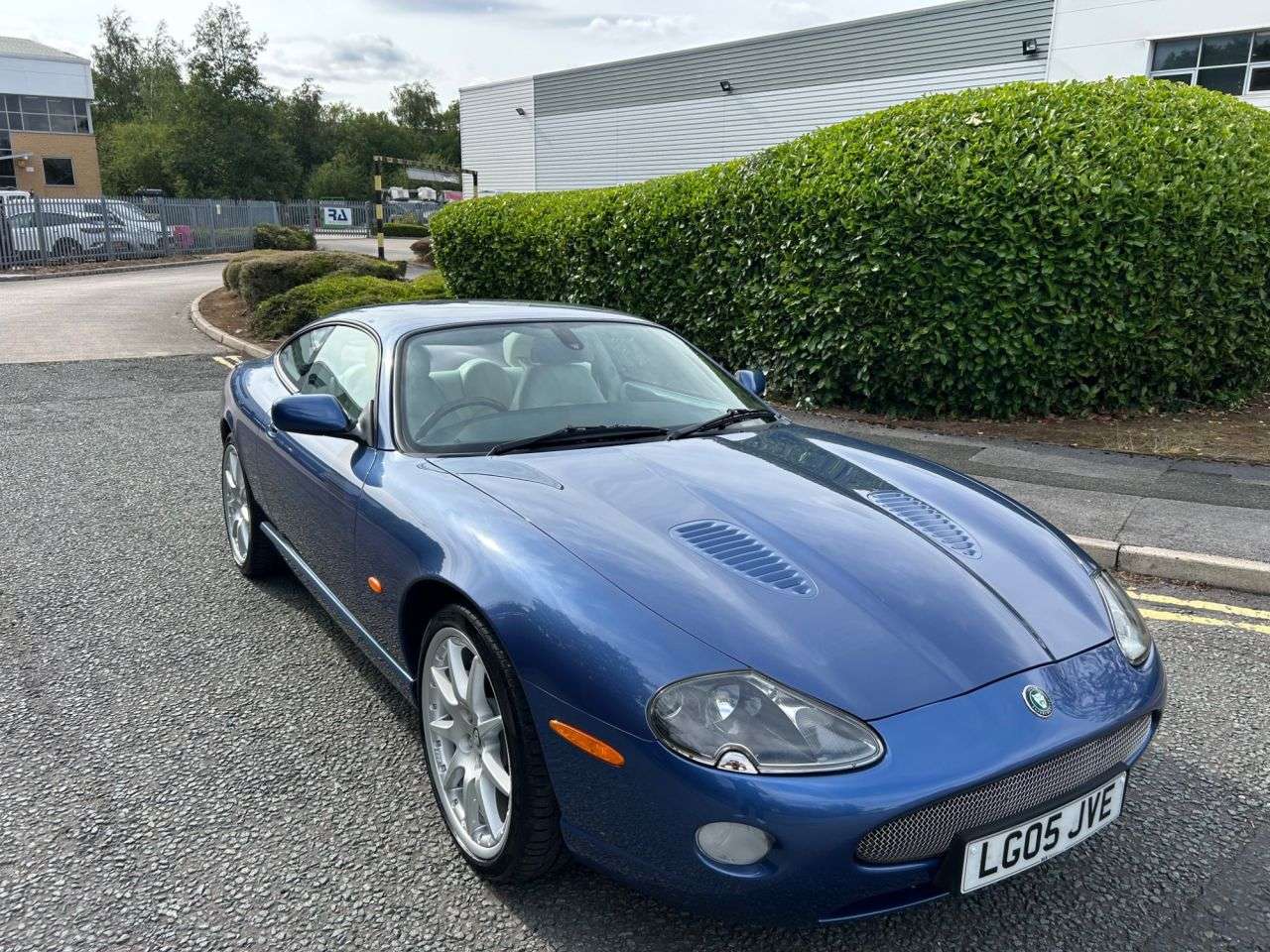 A 2005 JAGUAR XKR 4.2 Coupe 2dr Petrol Automatic (304 g/km, 400 bhp)-Supplied New By Jaguar W A 2005 JAGUAR XKR 4.2 Coupe 2dr Petrol Automatic (304 g/km, 400 bhp)-Supplied New By Jaguar W