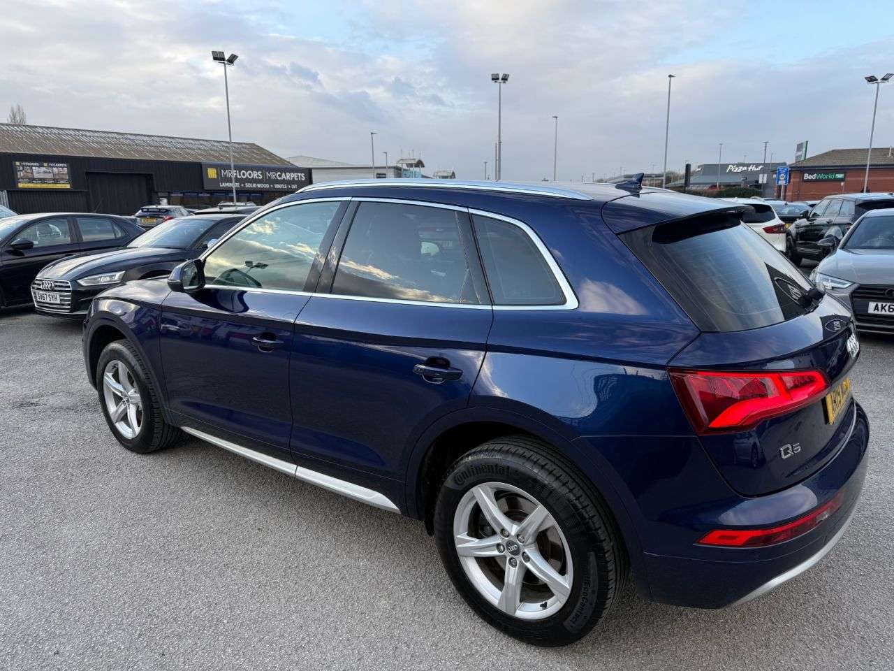 A 2019 AUDI Q5 2.0 TDI 40 Sport SUV 5dr Diesel S Tronic quattro Euro 6-FINISHED IN NAVARRA A 2019 AUDI Q5 2.0 TDI 40 Sport SUV 5dr Diesel S Tronic quattro Euro 6-FINISHED IN NAVARRA