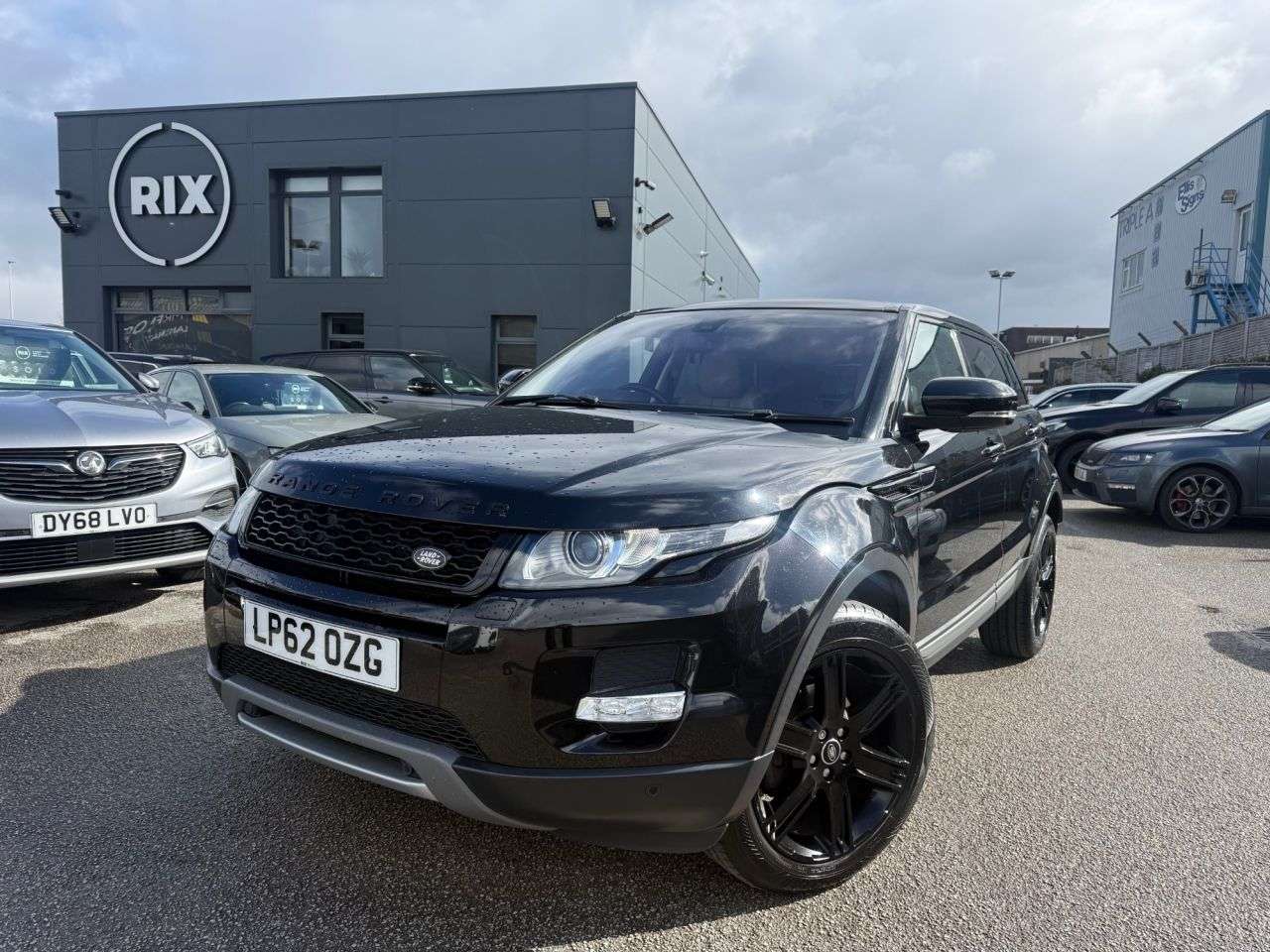 A 2013 LAND ROVER RANGE ROVER EVOQUE 2.2 SD4 Pure SUV 5dr Diesel Auto 4WD-2 OWNER CAR GREAT LOW MILEAGE EXAMPLE A 2013 LAND ROVER RANGE ROVER EVOQUE 2.2 SD4 Pure SUV 5dr Diesel Auto 4WD-2 OWNER CAR GREAT LOW MILEAGE EXAMPLE