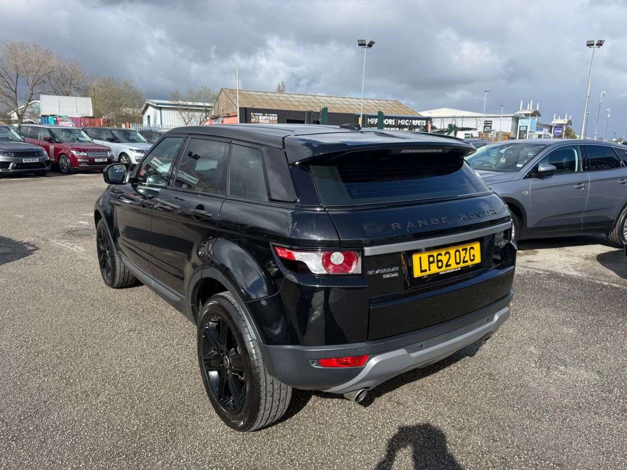 A 2013 LAND ROVER RANGE ROVER EVOQUE 2.2 SD4 Pure SUV 5dr Diesel Auto 4WD-2 OWNER CAR GREAT LOW MILEAGE EXAMPLE A 2013 LAND ROVER RANGE ROVER EVOQUE 2.2 SD4 Pure SUV 5dr Diesel Auto 4WD-2 OWNER CAR GREAT LOW MILEAGE EXAMPLE