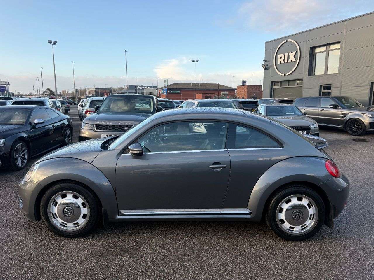 A 2016 VOLKSWAGEN BEETLE 1.4 TSI BlueMotion Tech Design Hatchback 3dr Petrol Manual Euro 6 (s/s) (15 A 2016 VOLKSWAGEN BEETLE 1.4 TSI BlueMotion Tech Design Hatchback 3dr Petrol Manual Euro 6 (s/s) (15