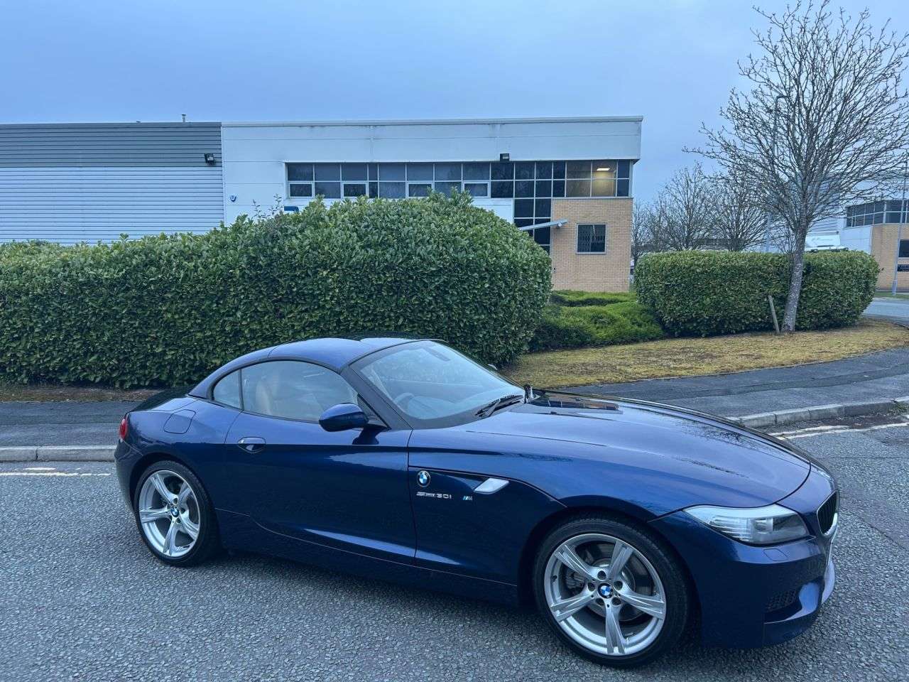 A 2010 BMW Z4 3.0 30i M Sport Convertible 2dr Petrol Manual sDrive Euro 5 (258 ps)-Factor A 2010 BMW Z4 3.0 30i M Sport Convertible 2dr Petrol Manual sDrive Euro 5 (258 ps)-Factor