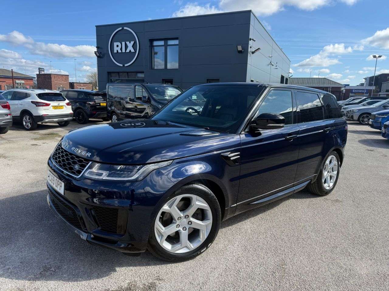 A 2019 LAND ROVER RANGE ROVER SPORT 3.0 SD V6 HSE SUV 5dr Diesel Auto 4WD Euro 6 (s/s) (306 ps)-Factory Extras A 2019 LAND ROVER RANGE ROVER SPORT 3.0 SD V6 HSE SUV 5dr Diesel Auto 4WD Euro 6 (s/s) (306 ps)-Factory Extras
