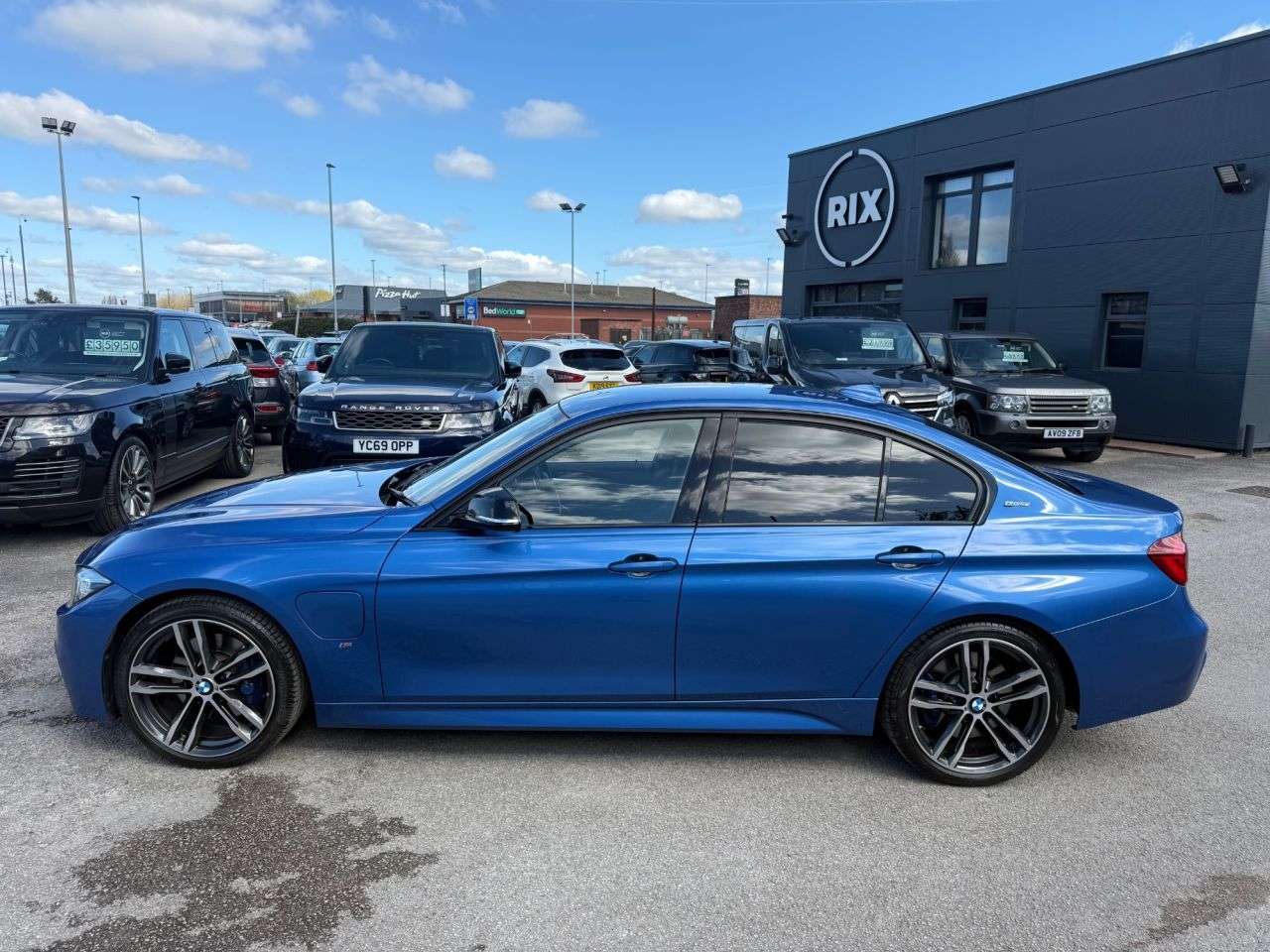 A 2018 BMW 3 SERIES 330E M SPORT SHADOW EDITION A 2018 BMW 3 SERIES 330E M SPORT SHADOW EDITION