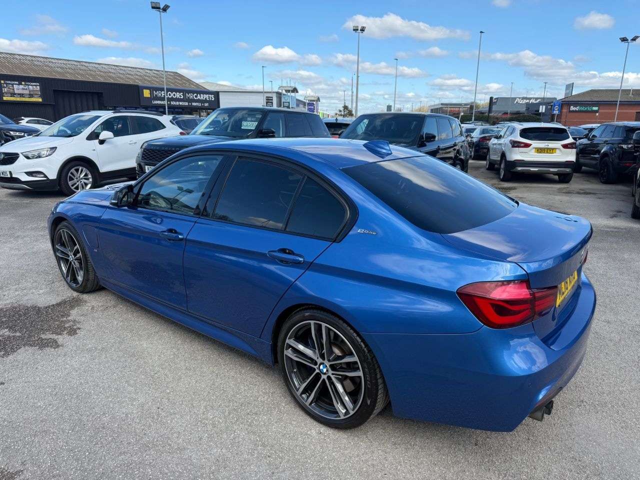 A 2018 BMW 3 SERIES 330E M SPORT SHADOW EDITION A 2018 BMW 3 SERIES 330E M SPORT SHADOW EDITION